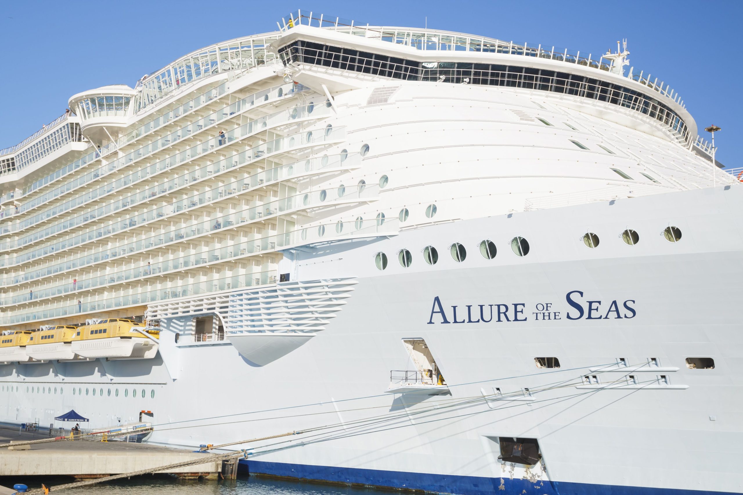 A Royal Caribbean Crew captura Stowaways INROUTE para a Espanha