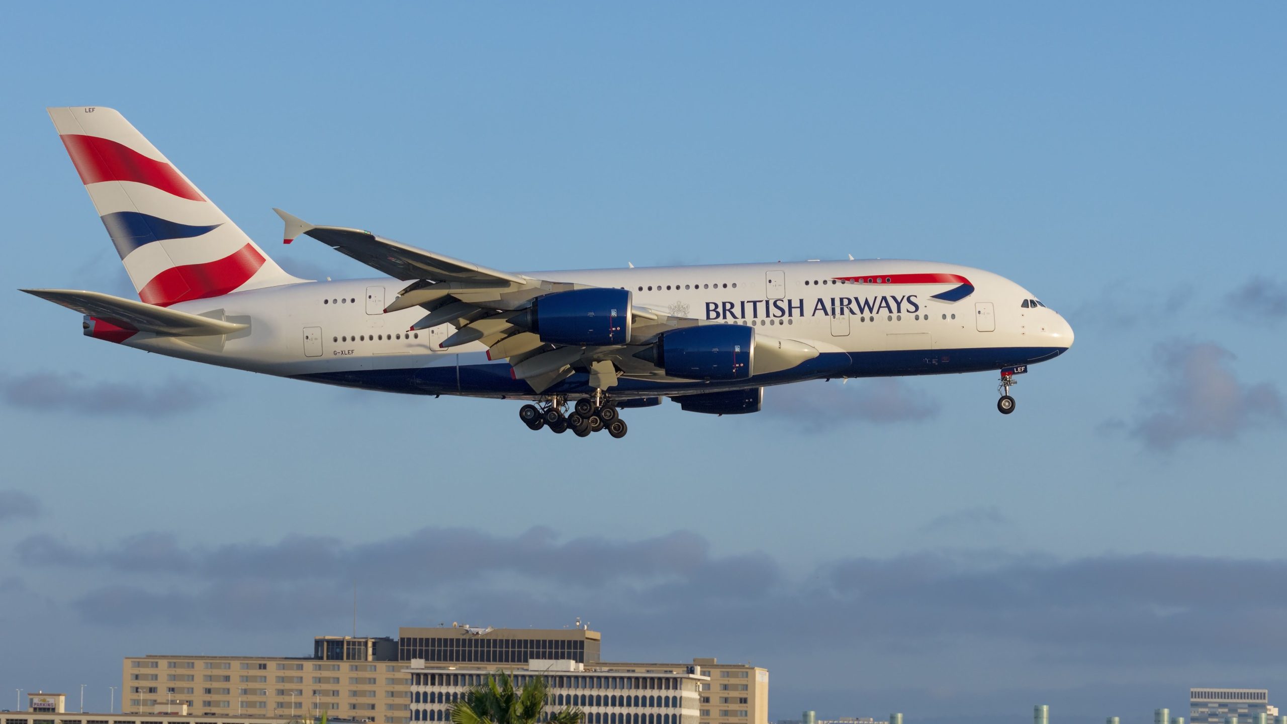 «Ils ont été si grossiers»: les passagers slam britannique Airways après que Airbus A380 se détache vers Boston en raison de la fumée à la cabine