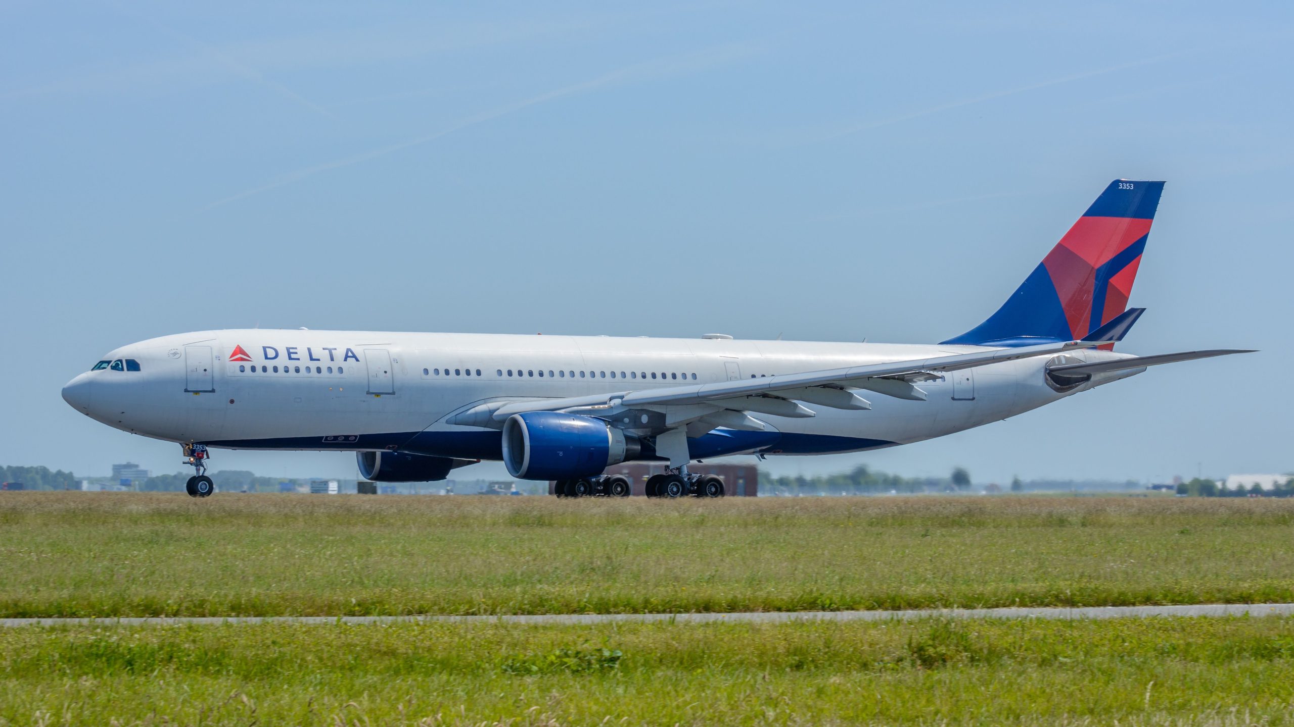 De nuevo: Delta Air Lines Airbus A330-200 evita la colisión con un JetBlue A220-300 dando vueltas a Boston