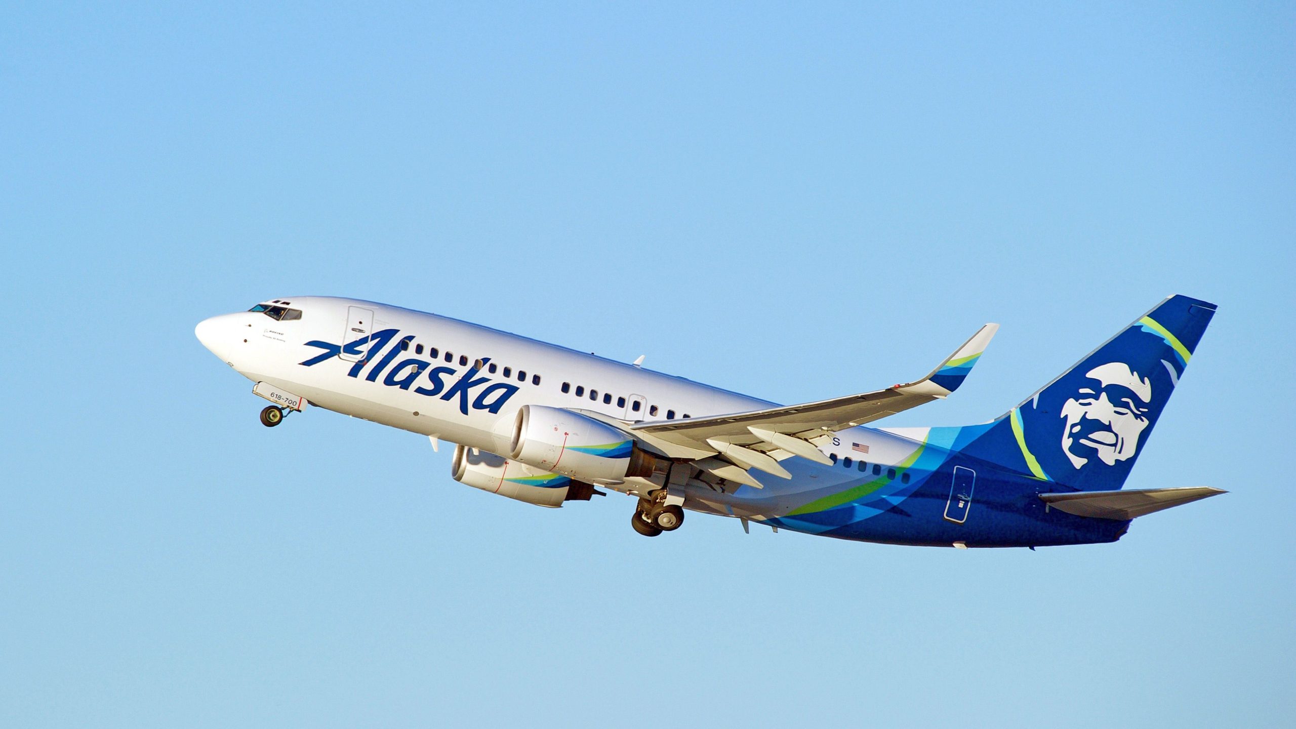Alaska Airlines está dando vuelos de $ 25 de descuento a los nuevos miembros del plan de kilometraje