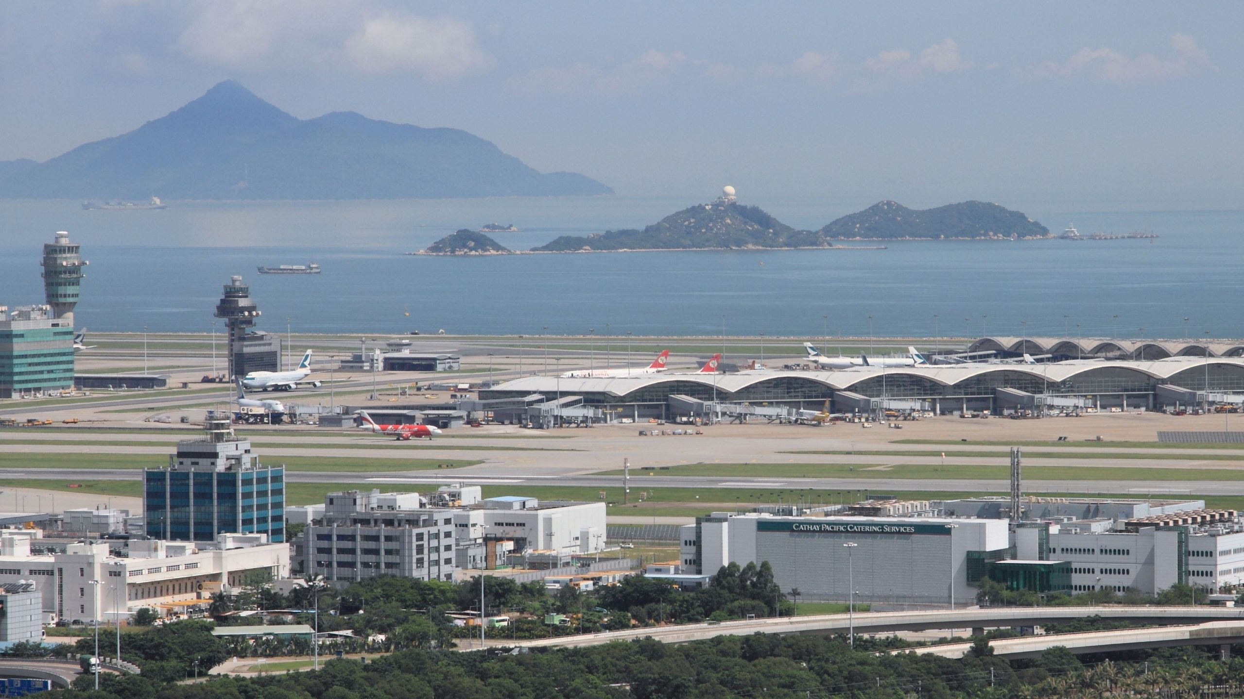 Emirates reabre o lounge atualizado em Hong Kong