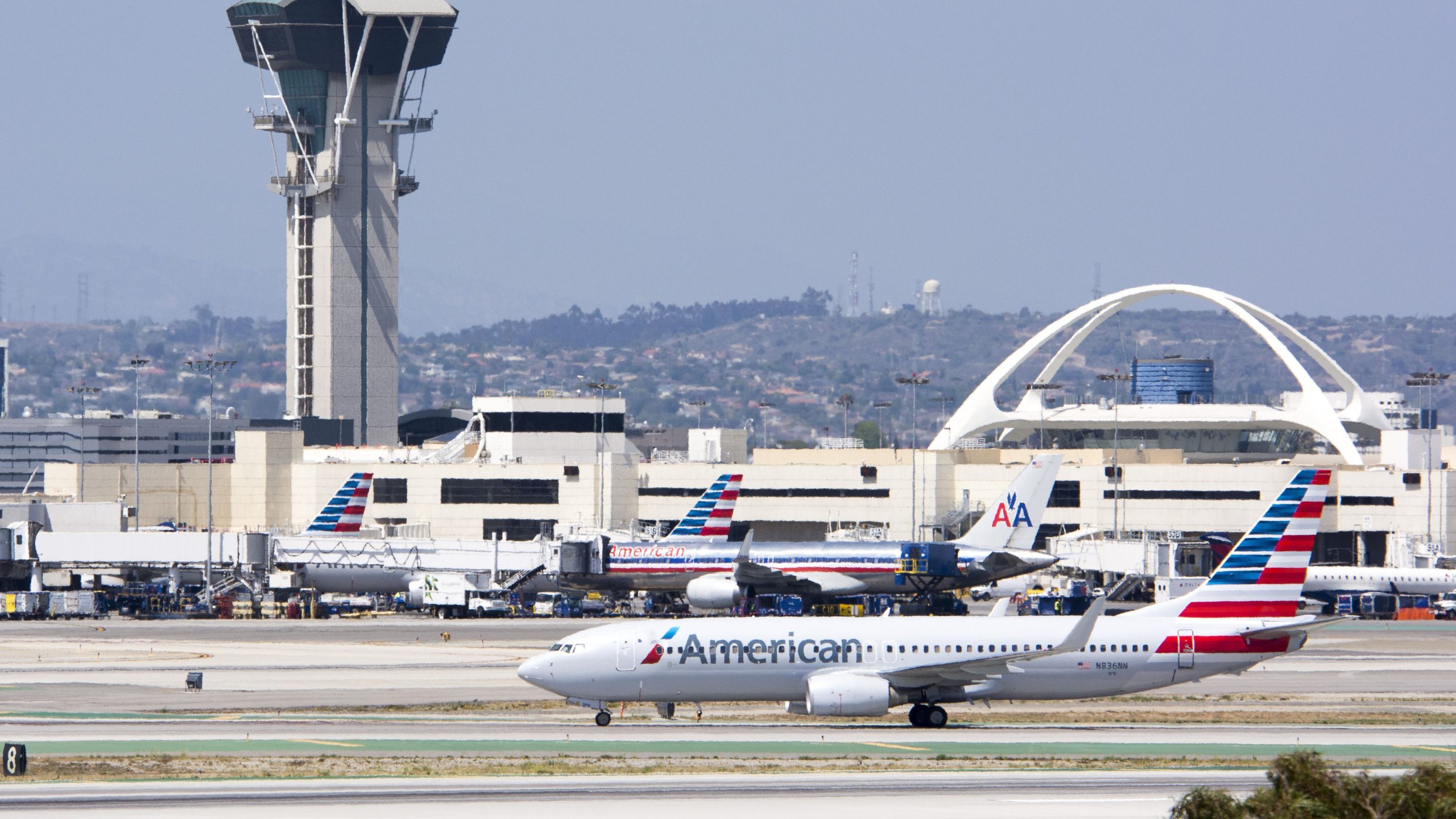 Aéroports animés: comment les numéros de passagers du week-end du 4 juillet se comparent à 2023