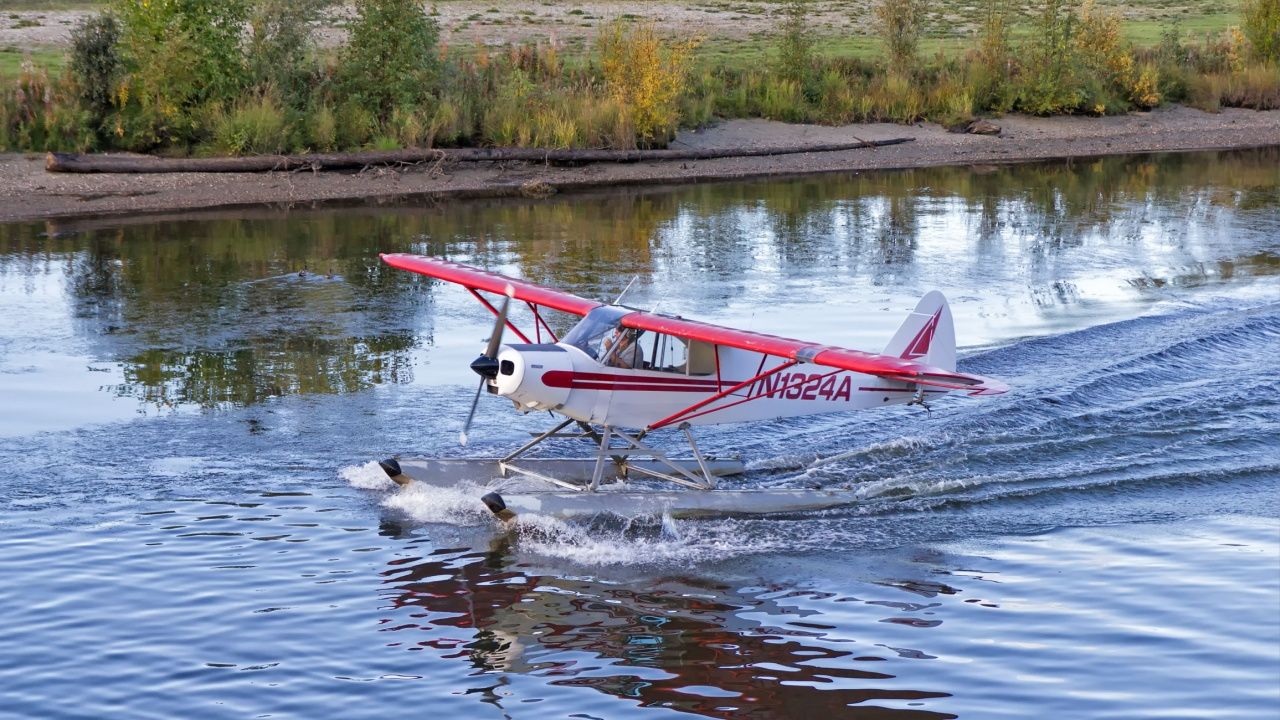 Director de Operaciones de la Fuerza Aérea de EE. UU. Para el Comando de Alaska muere en Piper PA-18 Crash