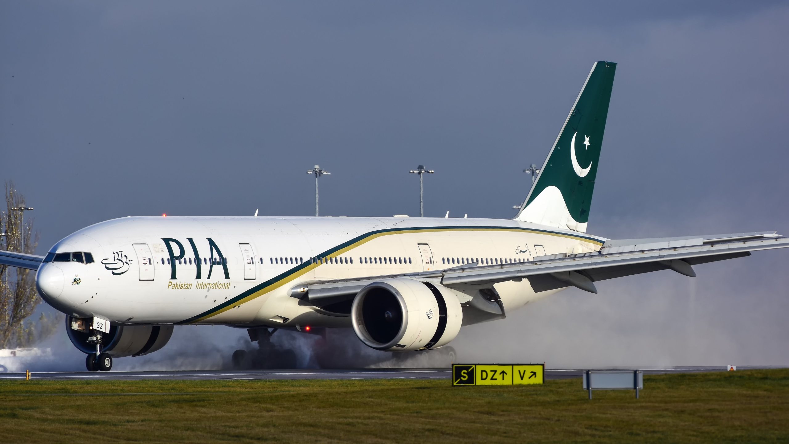 Asistente de vuelo de Pakistan International Airlines arrestada en Toronto