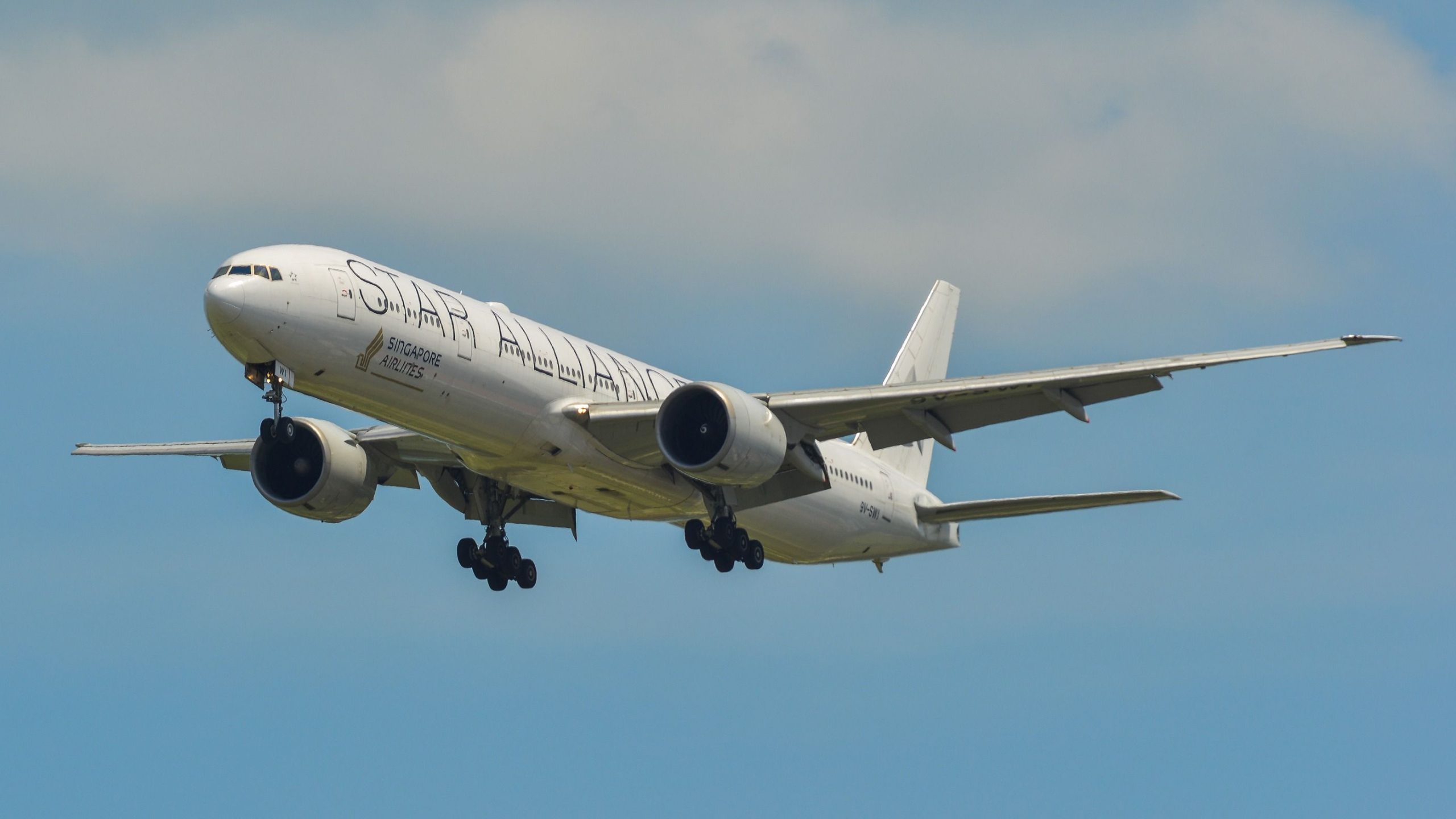 Singapore Airlines FDR Records montre que l'avion a subi des changements rapides de la force G dans la turbulence