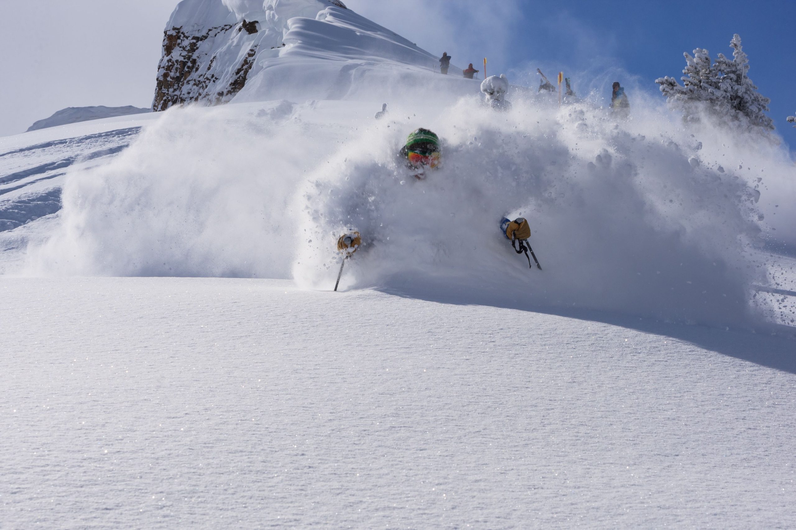 Gli sciatori innescano una valanga nel paese sul retro del Wyoming vicino al Grand Teton National Park: 1 sepolto vivo e 1 ferito