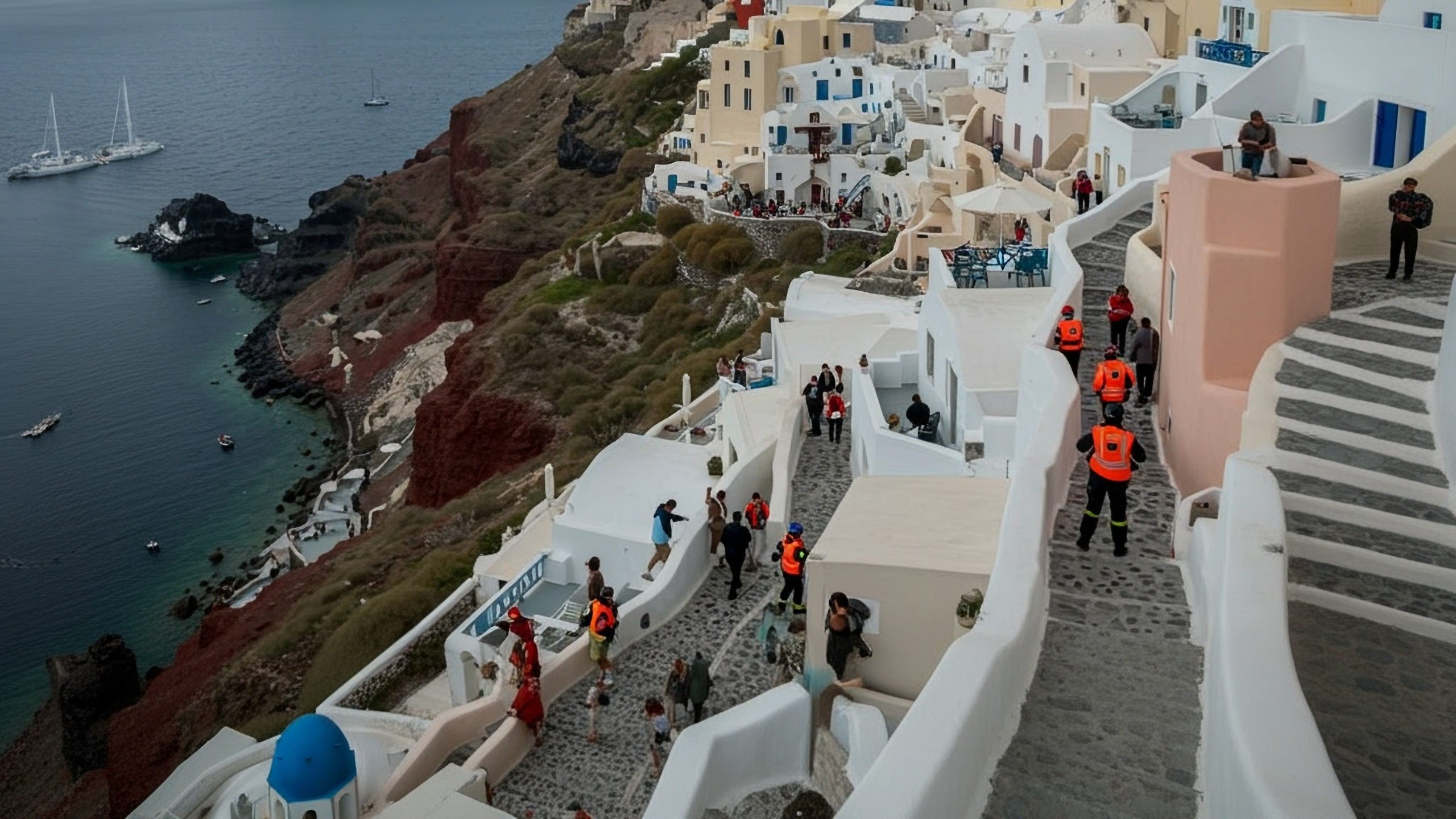 Estado de emergencia declarado para la isla turística de Santorini que una vez fue recta después de que más de 7.700 terremotos llegaran a las Islas Cyclades