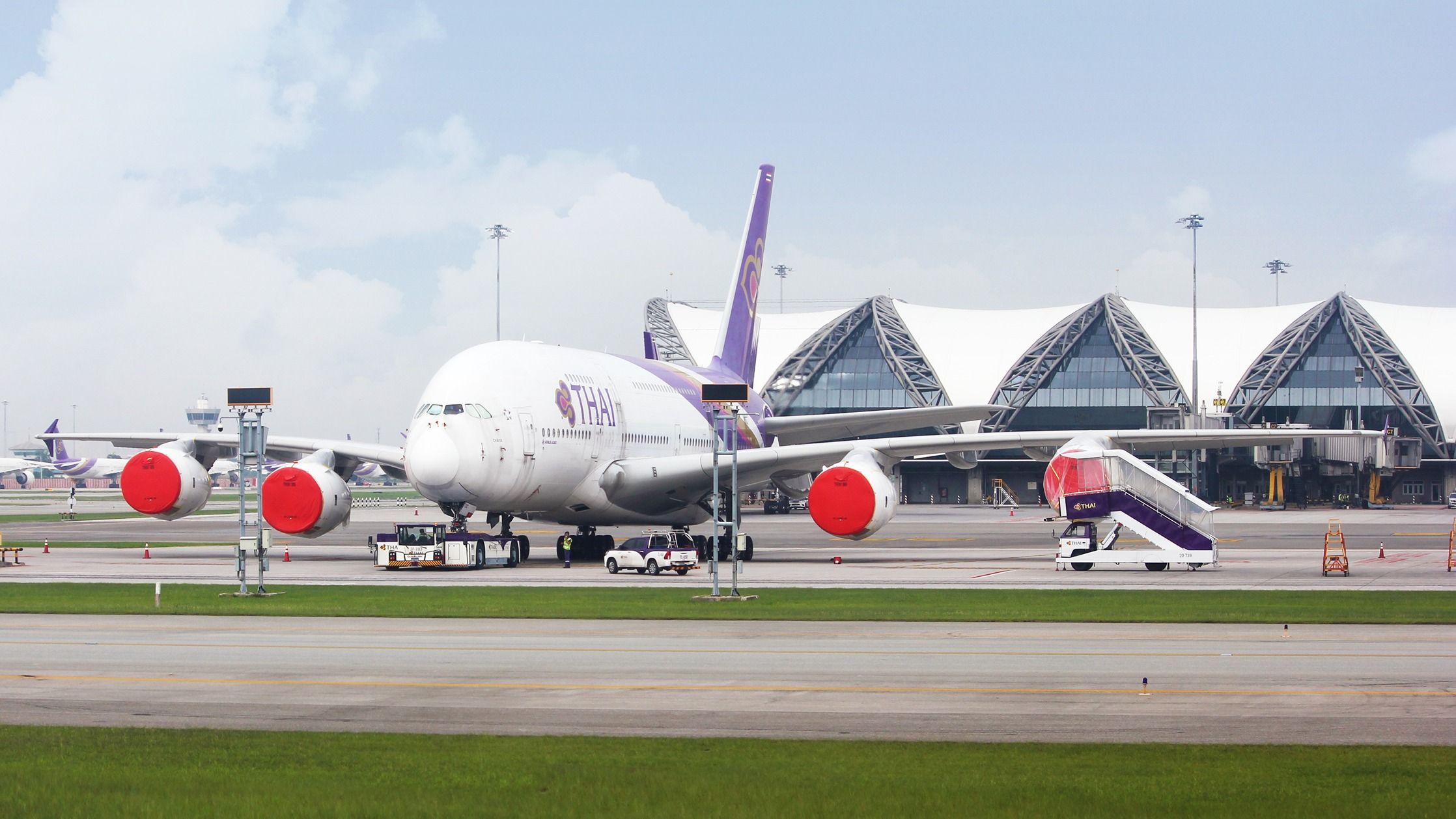 EASA cible les plus anciens Airbus A380 pour les inspections des fissures des ailes