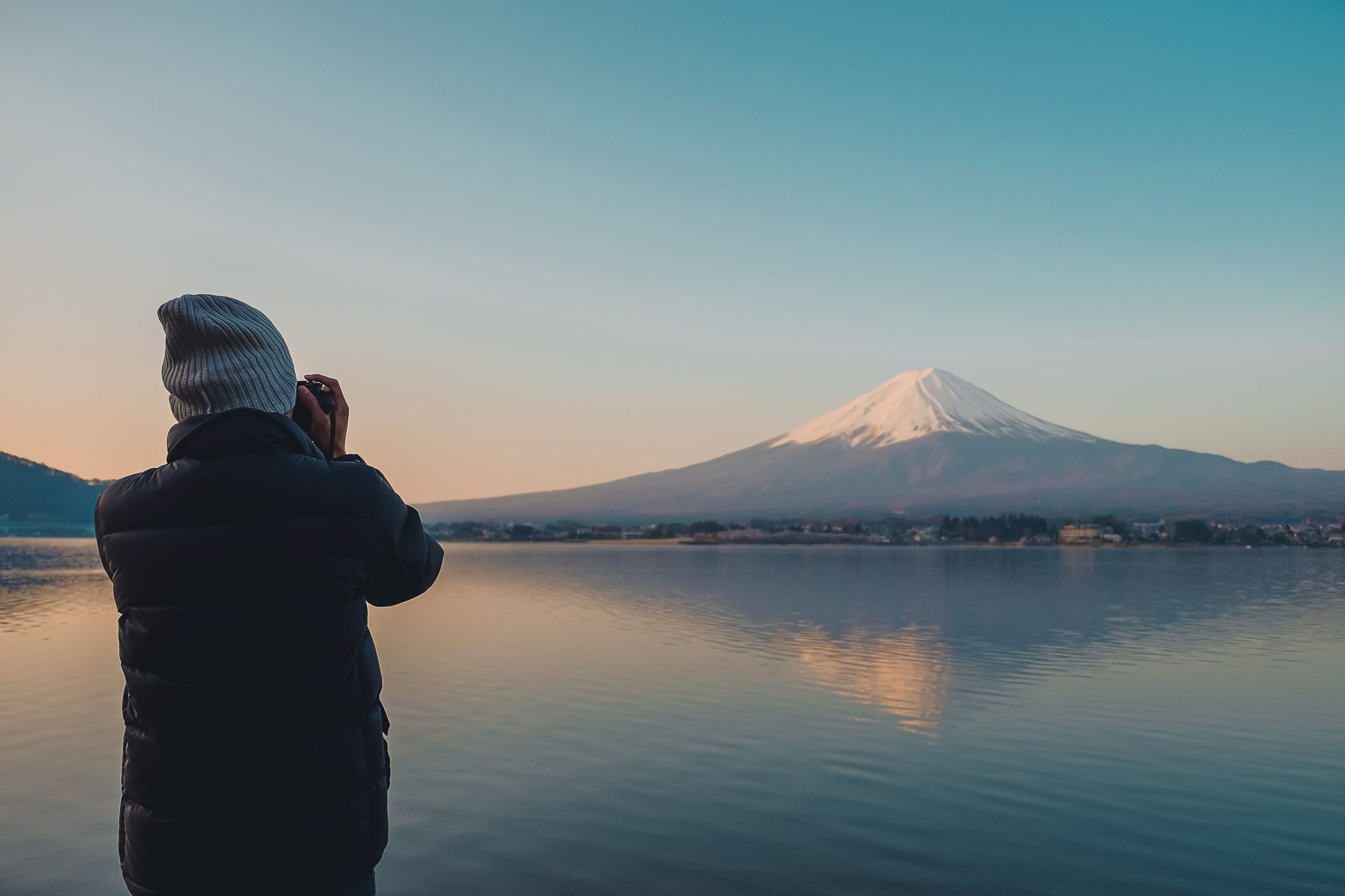 Mount Fuji finalmente recebe queda de neve após dois meses de atraso: mudança climática para culpar