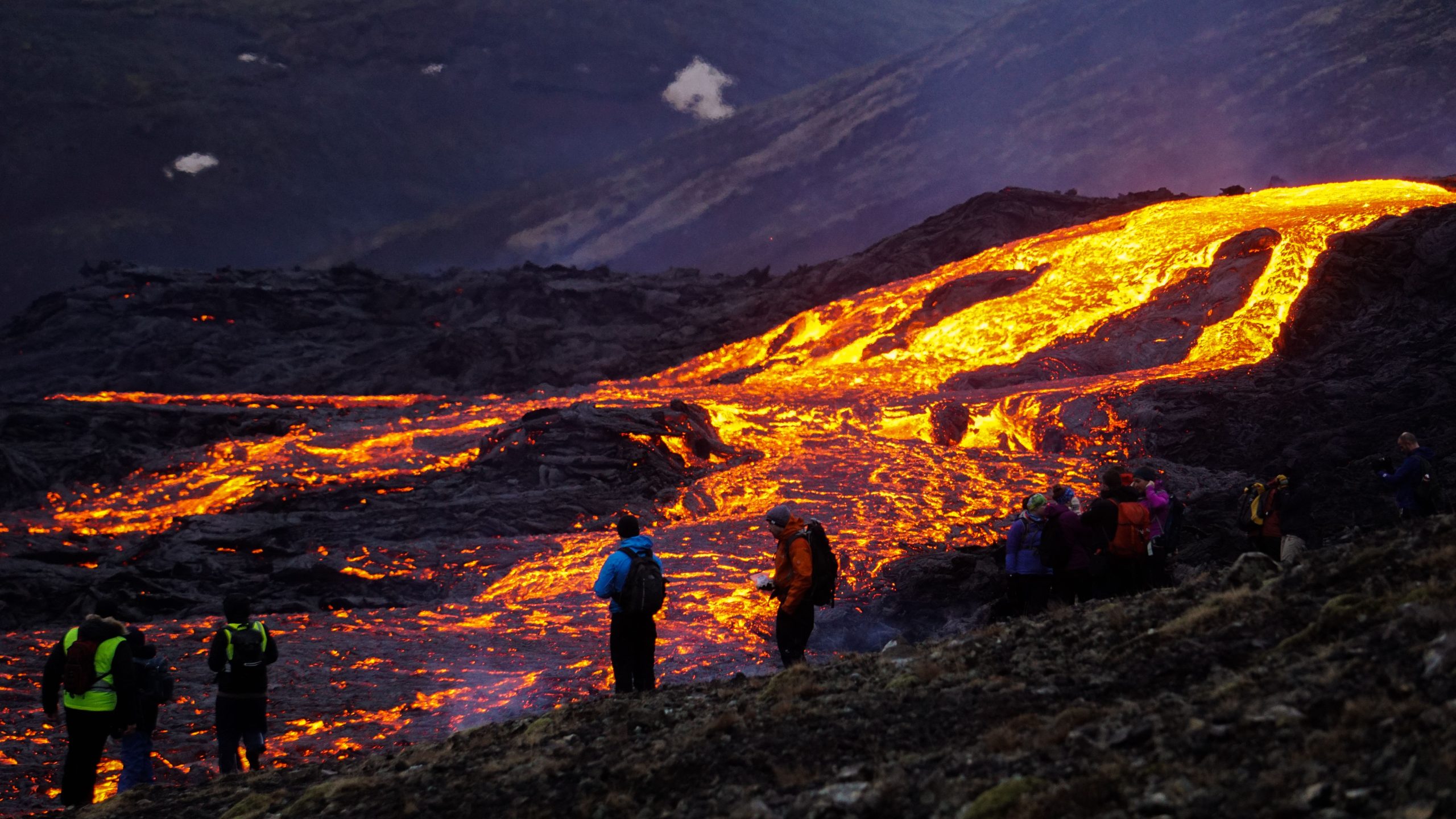Grindavík, el sitio volcánico de Islandia vuelve a abrir al público: los turistas advirtieron la visita por su propio riesgo