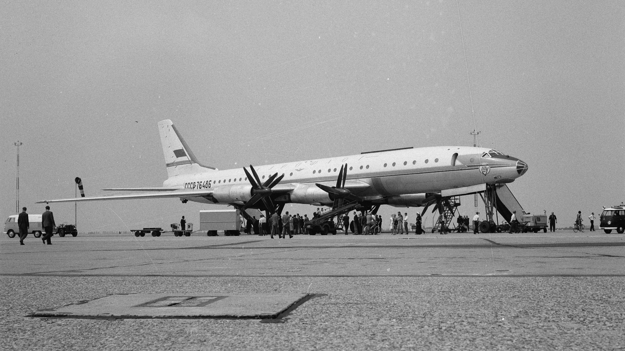 Tupolev Tu-114: La historia del avión turbopropulsor más rápido del mundo