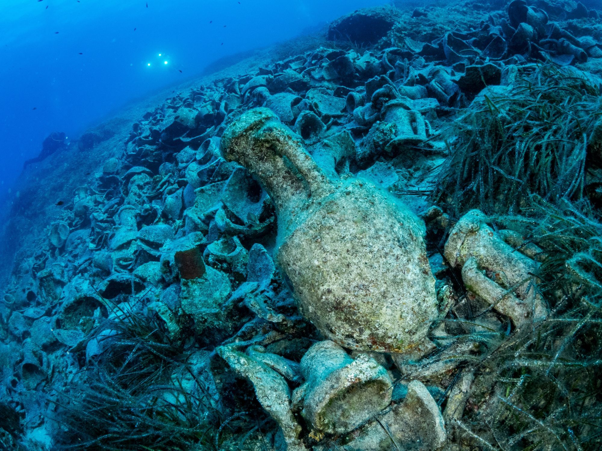 Un naufragio de 2.500 años acaba de ser descubierto en la costa de Sicilia, y sus artefactos tienen una historia increíble que contar