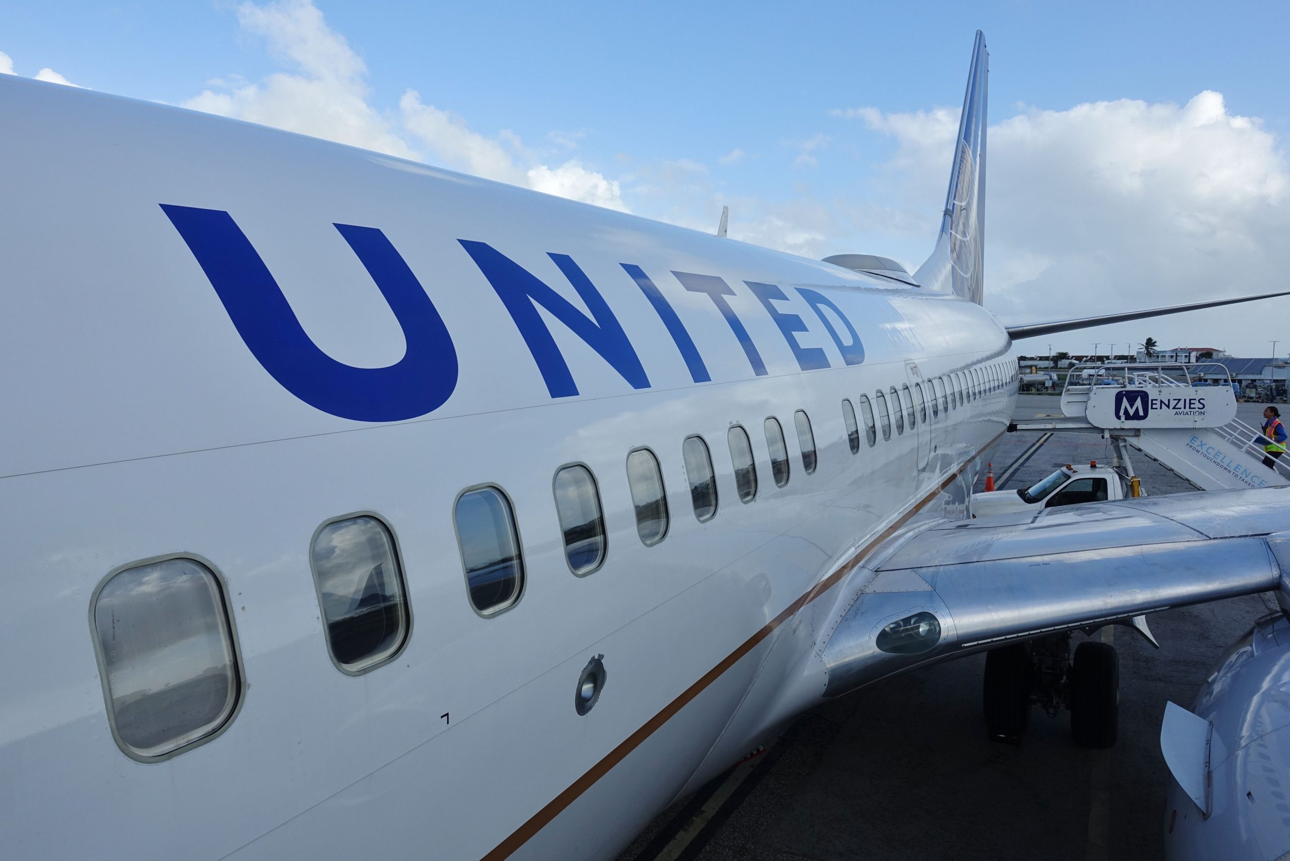 United Airlines New Protocolo para manejar y eliminar pasajeros intoxicados del vuelo comienza el 1 de mayo