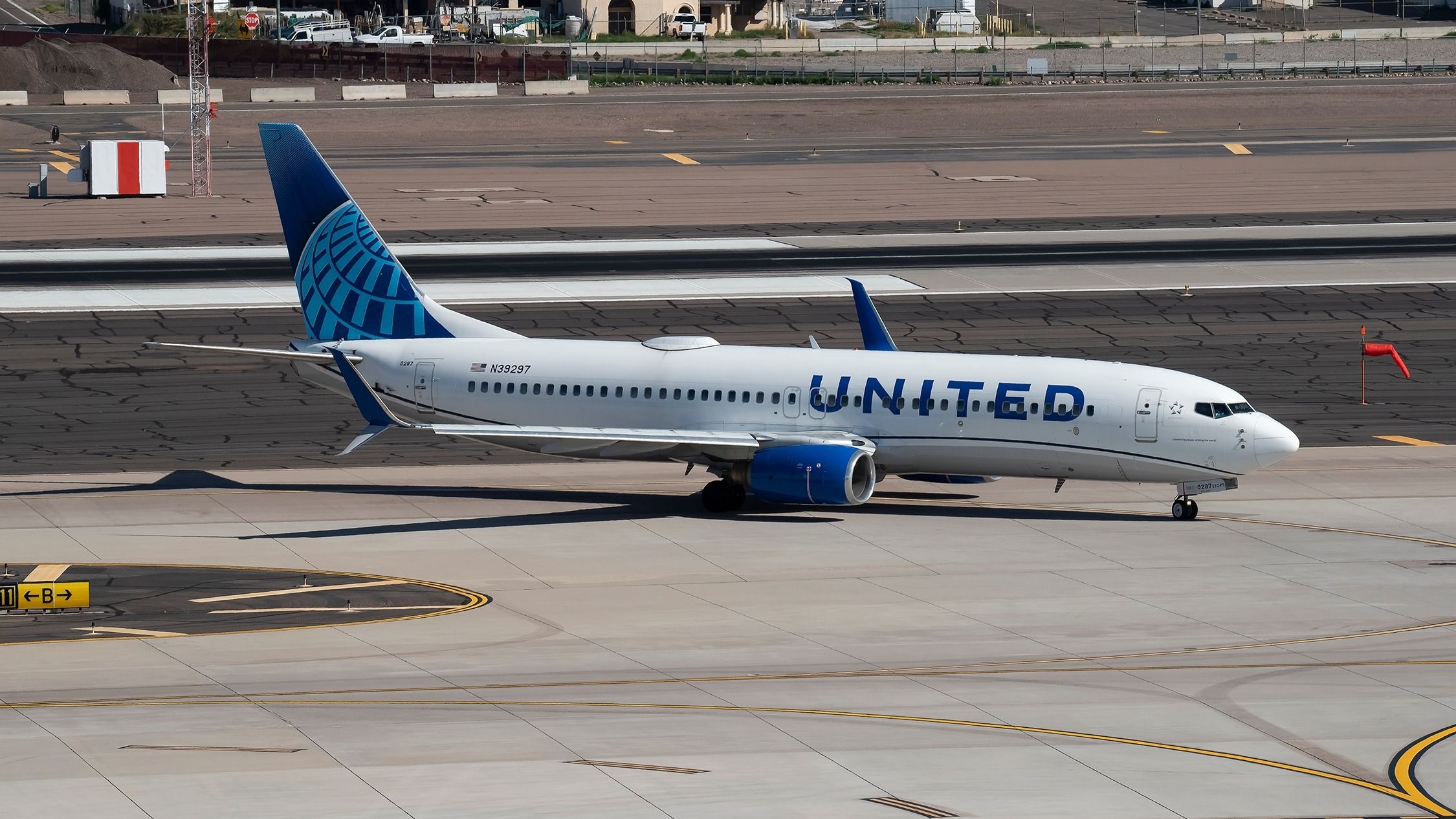 United Airlines Boeing 737-800 regresa a Chicago O'Hare debido a las preocupaciones del parabrisas de la cabina