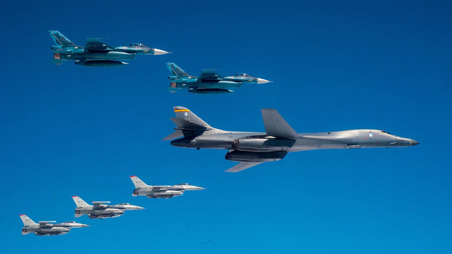 Cómo Estados Unidos apoya el SDF de Japón para defenderse contra la Fuerza Aérea China