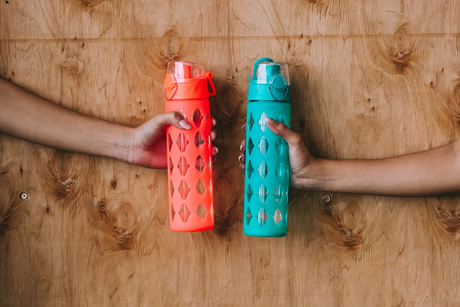 10 meilleures bouteilles d'eau de voyage pour vous aider à rester hydraté