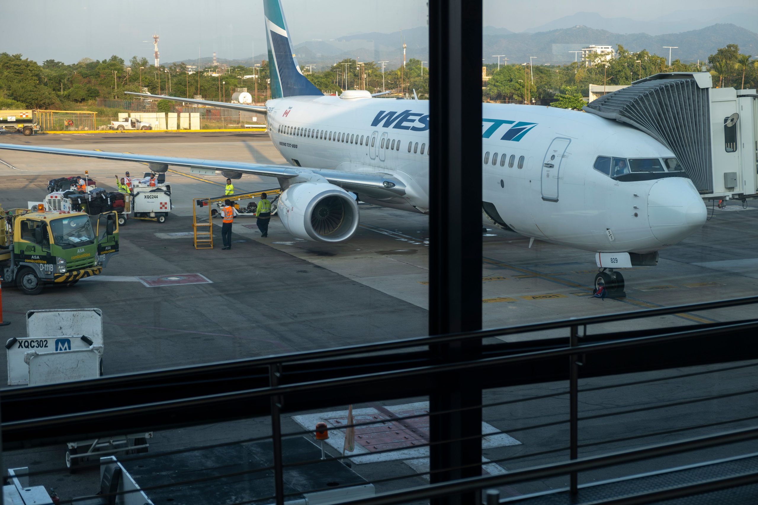 Une escapade parfaite au Mexique se transforme en cauchemar alors que les passagers canadiens de Westjet sont restés bloqués pendant trois jours