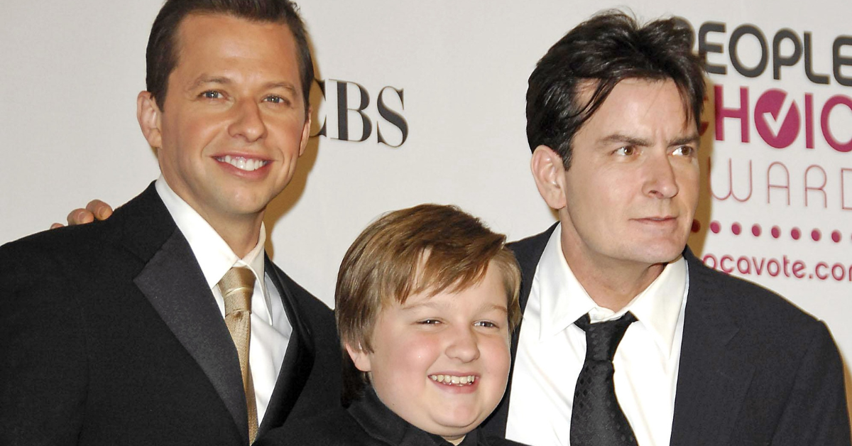 A pesar de su desaparición de Hollywood, los arreglos de vivienda de California de Angus T. Jones no han cambiado