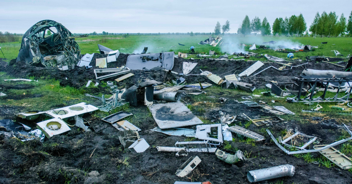 Plus de questions que des réponses émergent après que les avions de cargaison DHL s'écrasent dans la maison en Lituanie