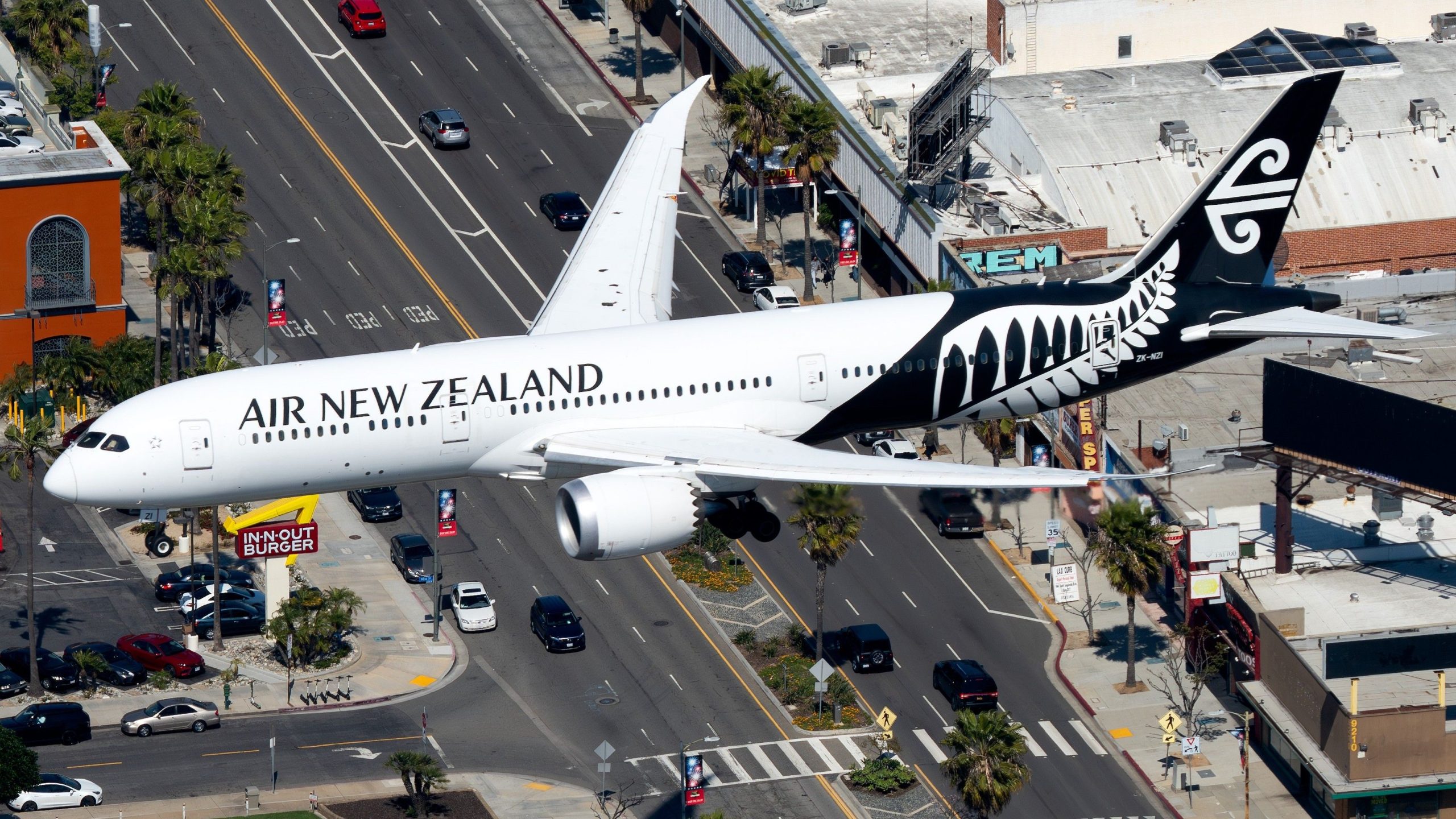 Air New Zealand presenta nuevos uniformes de Emilia Wickstead