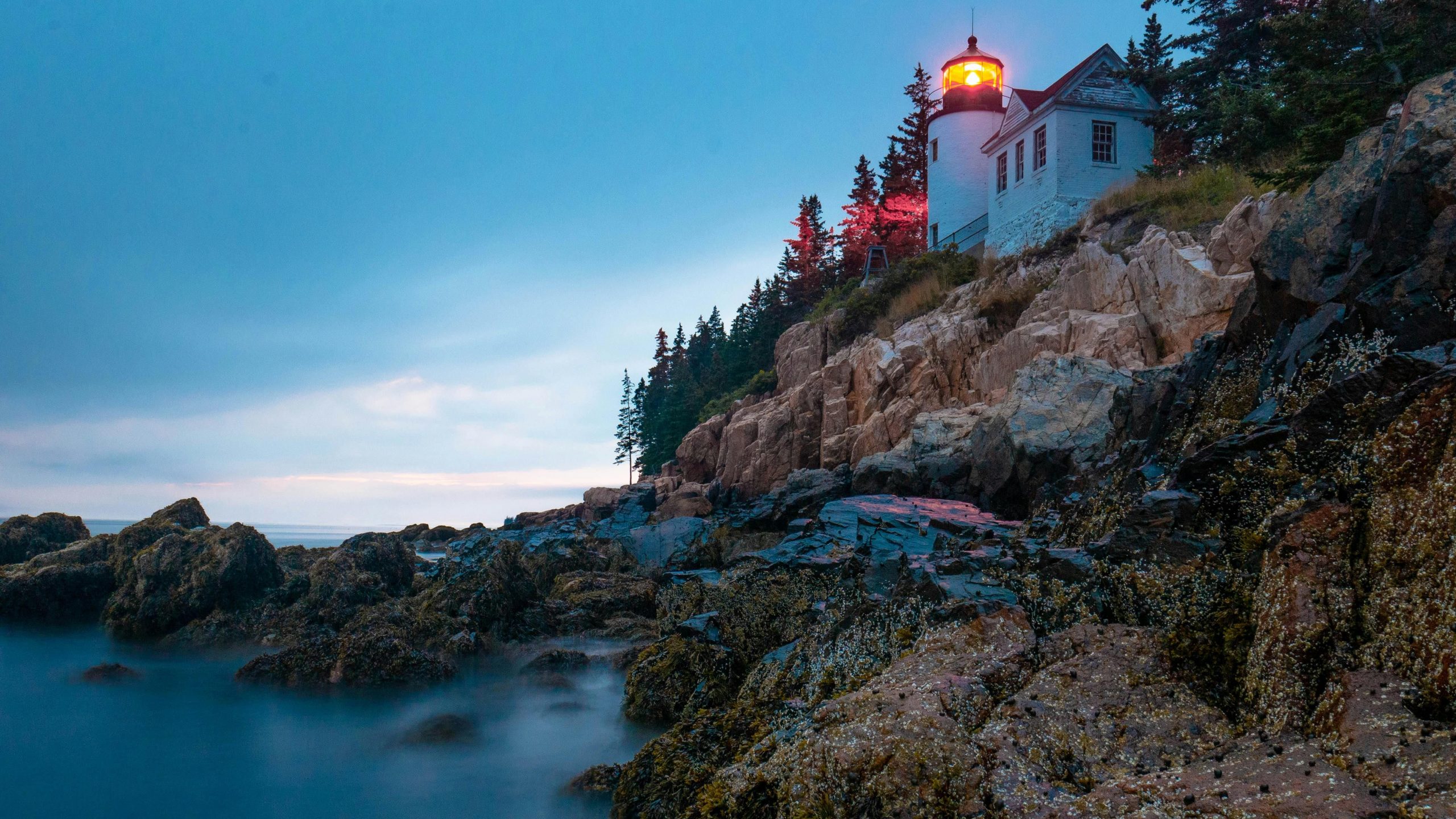 Skip Bar Harbor: 7 pequenas cidades subestimadas perto do Parque Nacional Acadia para visitar