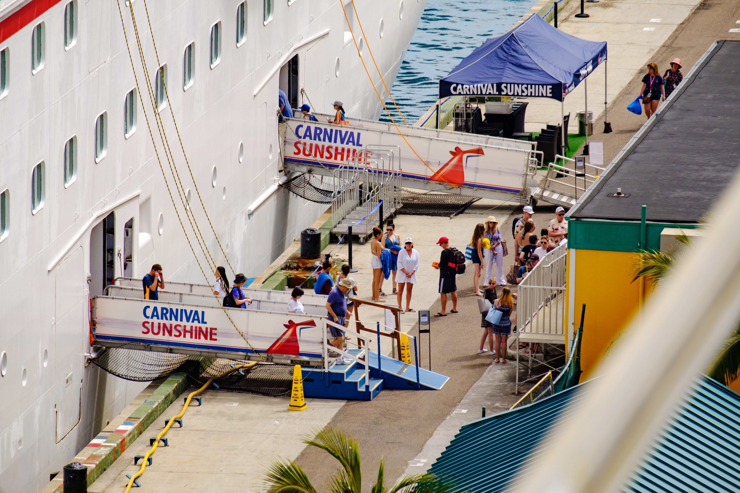 Carnival Cruise Line toca la cabeza después de prohibir a un invitado de 9 años para la vida