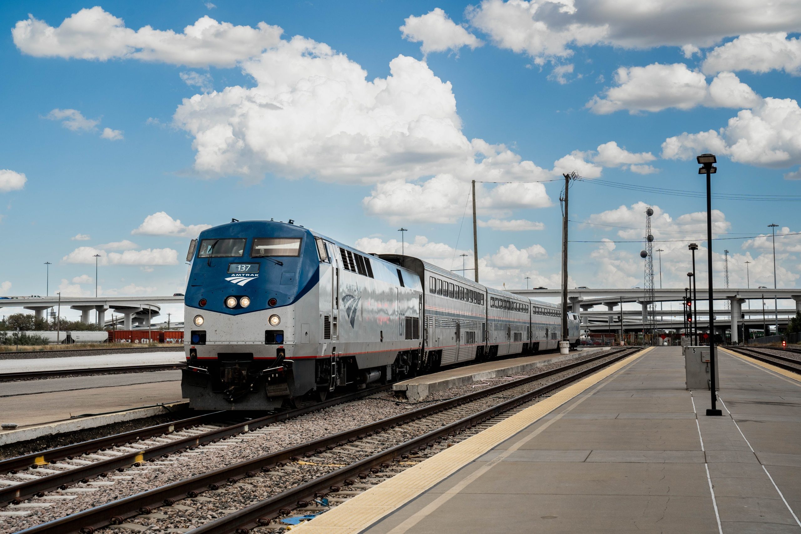 Le train populaire d'Amtrak reliant l'Oklahoma et le Texas sur le point de suspendre le service en raison du manque de fonds