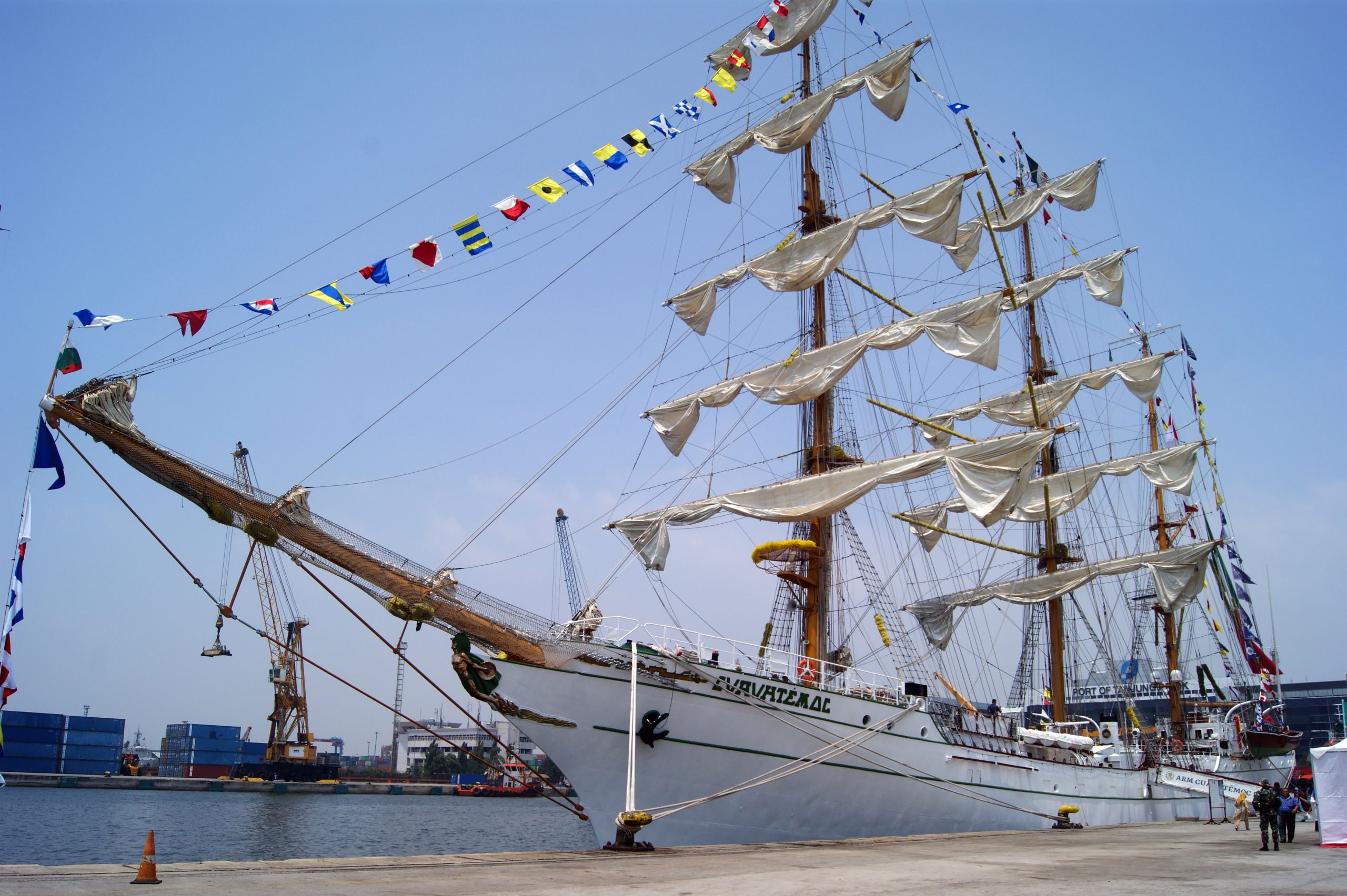 La nave de la Armada mexicana que se estrelló contra el puente de Brooklyn Killing 2 estaba yendo a la dirección, el estado de los funcionarios