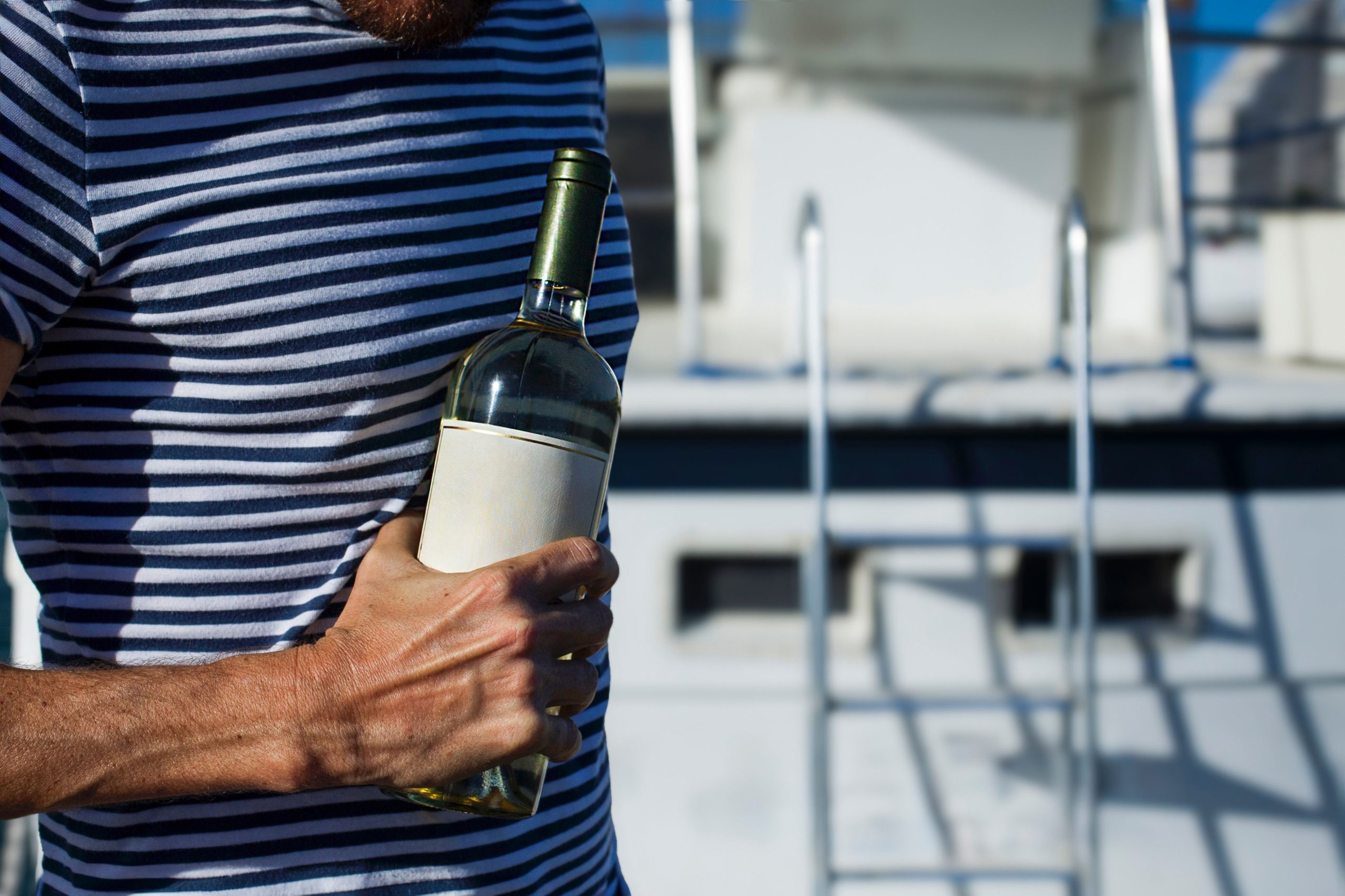 Carnival Cruise Line emite prohibido en vinos particulares que los invitados pueden traer a bordo