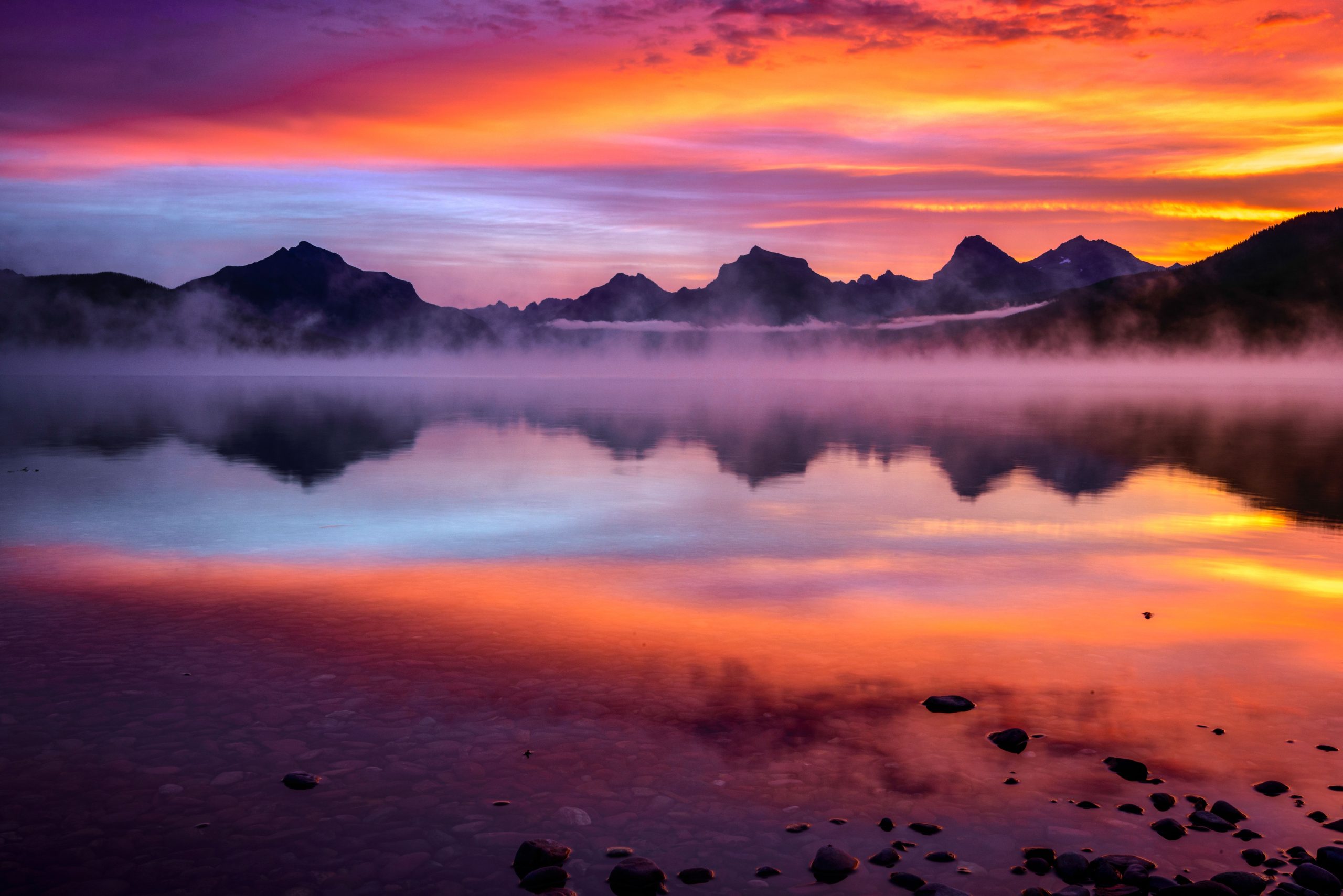 Este es el lago más grande del Parque Nacional Glacier (y vale la pena la caminata)