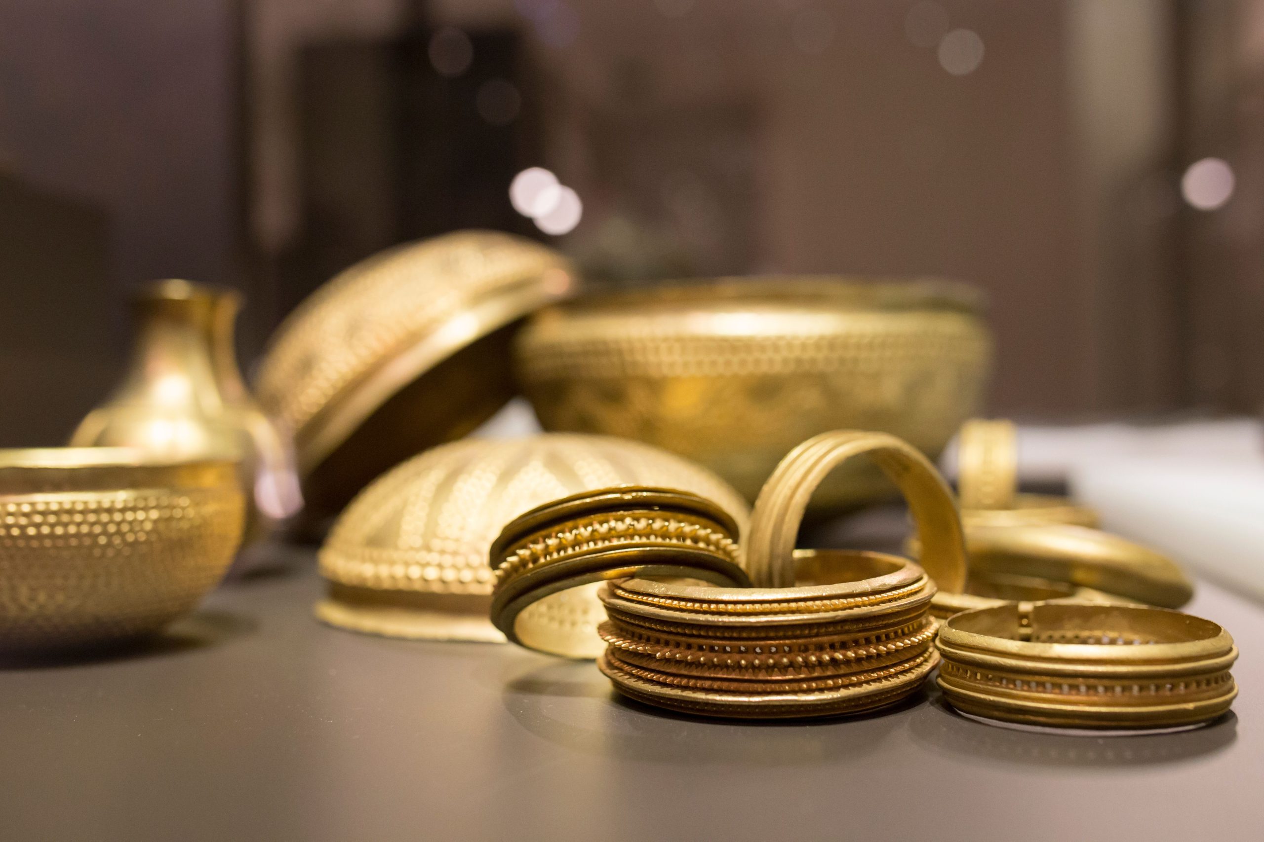 O metal não da terra foi encontrado em um tesouro antigo