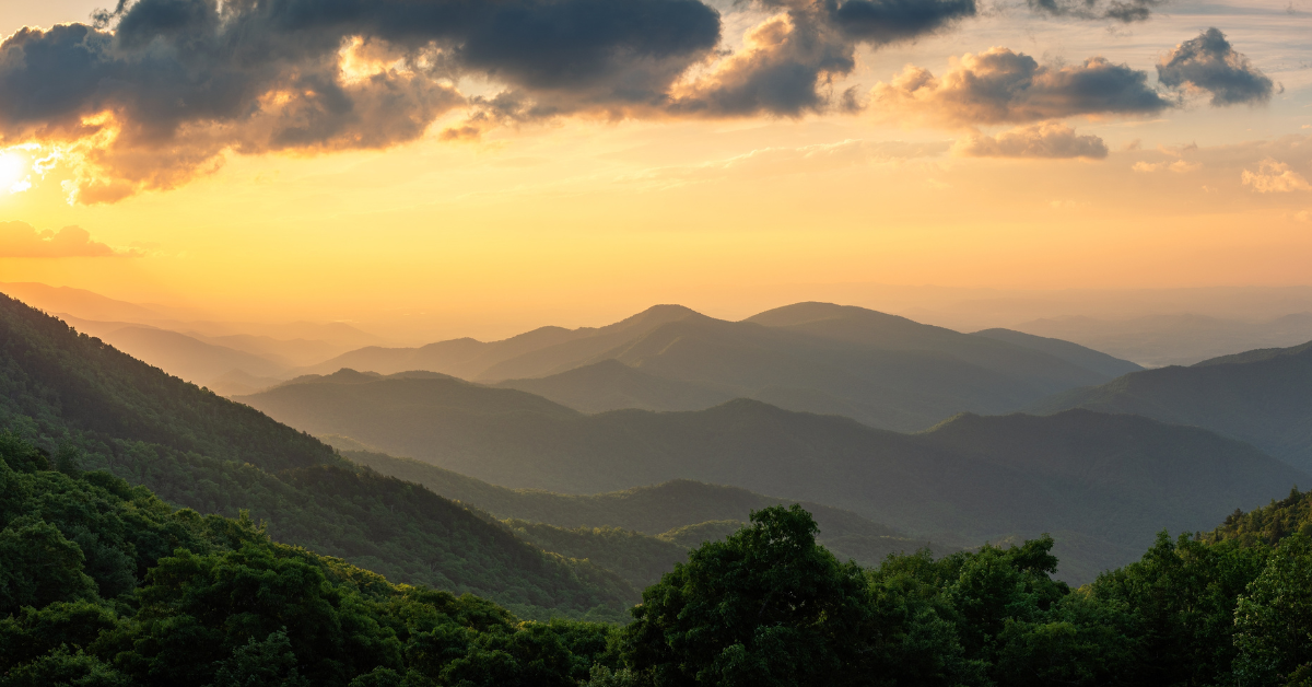 Las montañas Blue Ridge se ven irreconocibles a medida que los cierres continúan en las zonas turísticas favoritas