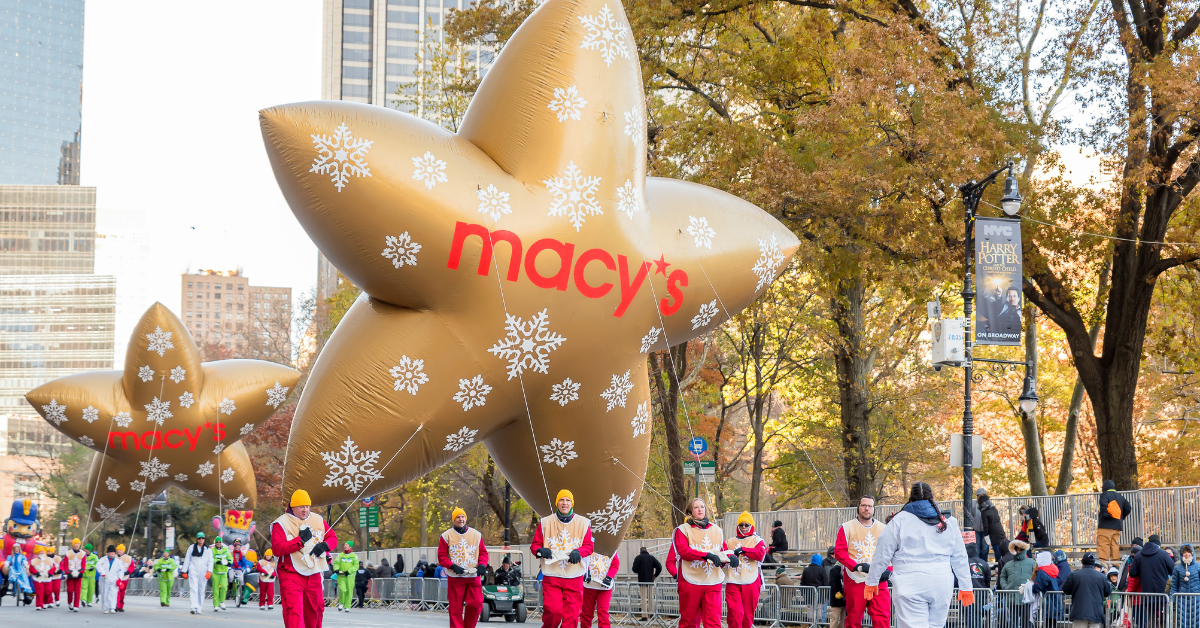 Com a chuva e os ventos fortes que se espera que atinjam Nova York, aqui está o mais recente da desfile do Dia de Ação de Graças de Macy