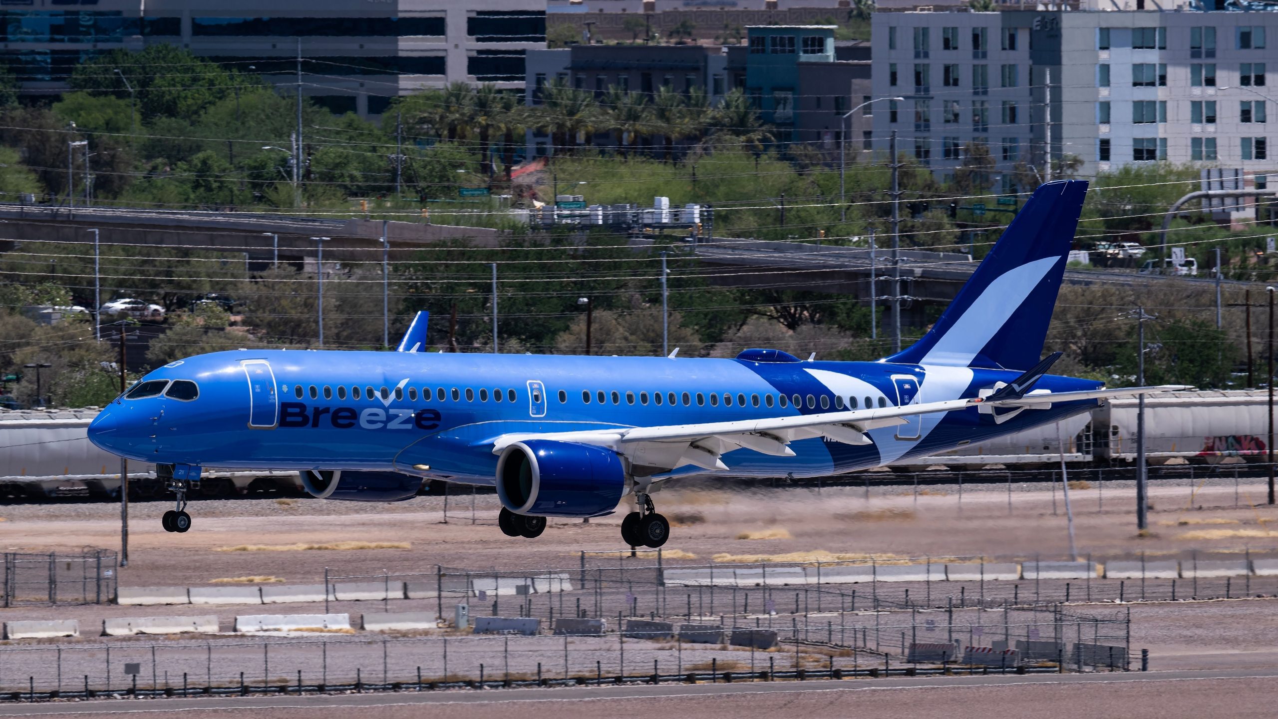 Us definidos para novos vôos internacionais de baixo custo, pois a Breeze recebe aprovação para voar para o exterior