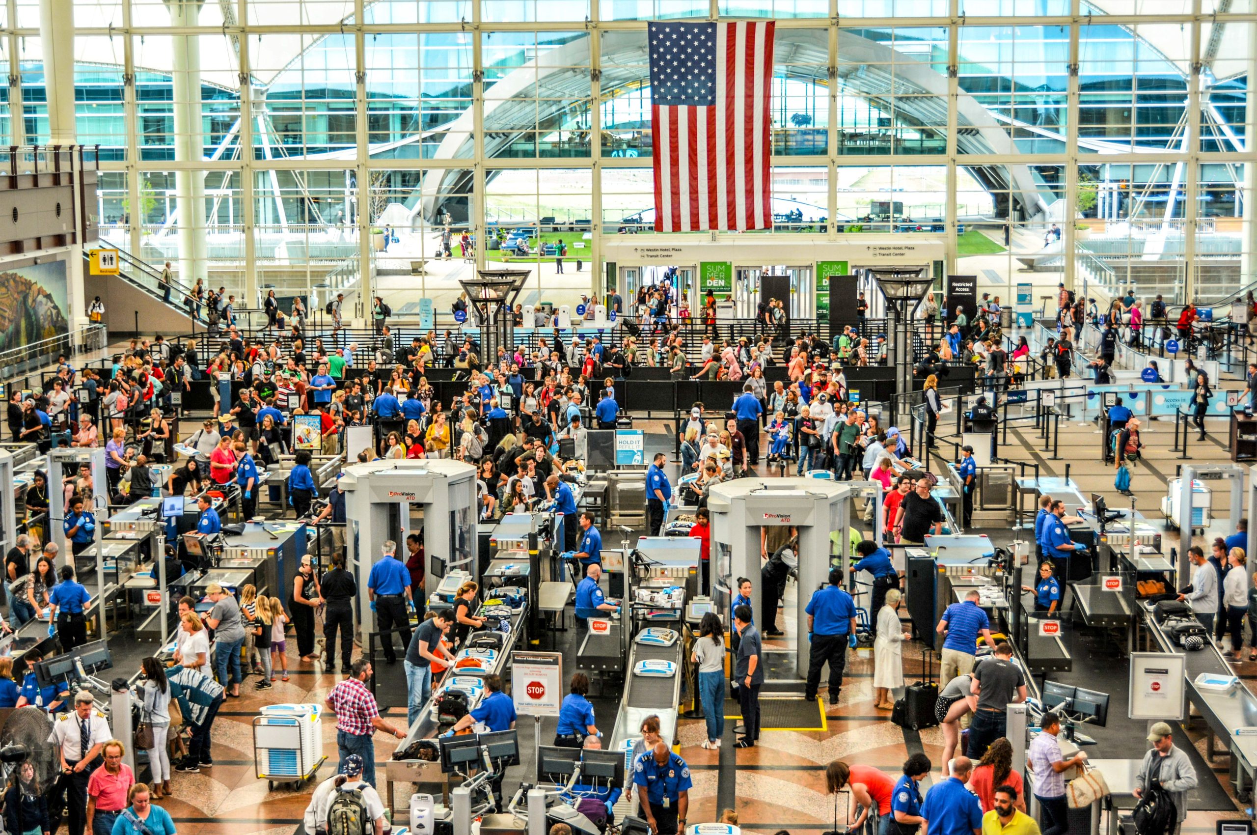 Les voyageurs américains applaudissent la TSA pour avoir finalement débarrassé de sa règle la plus irritante