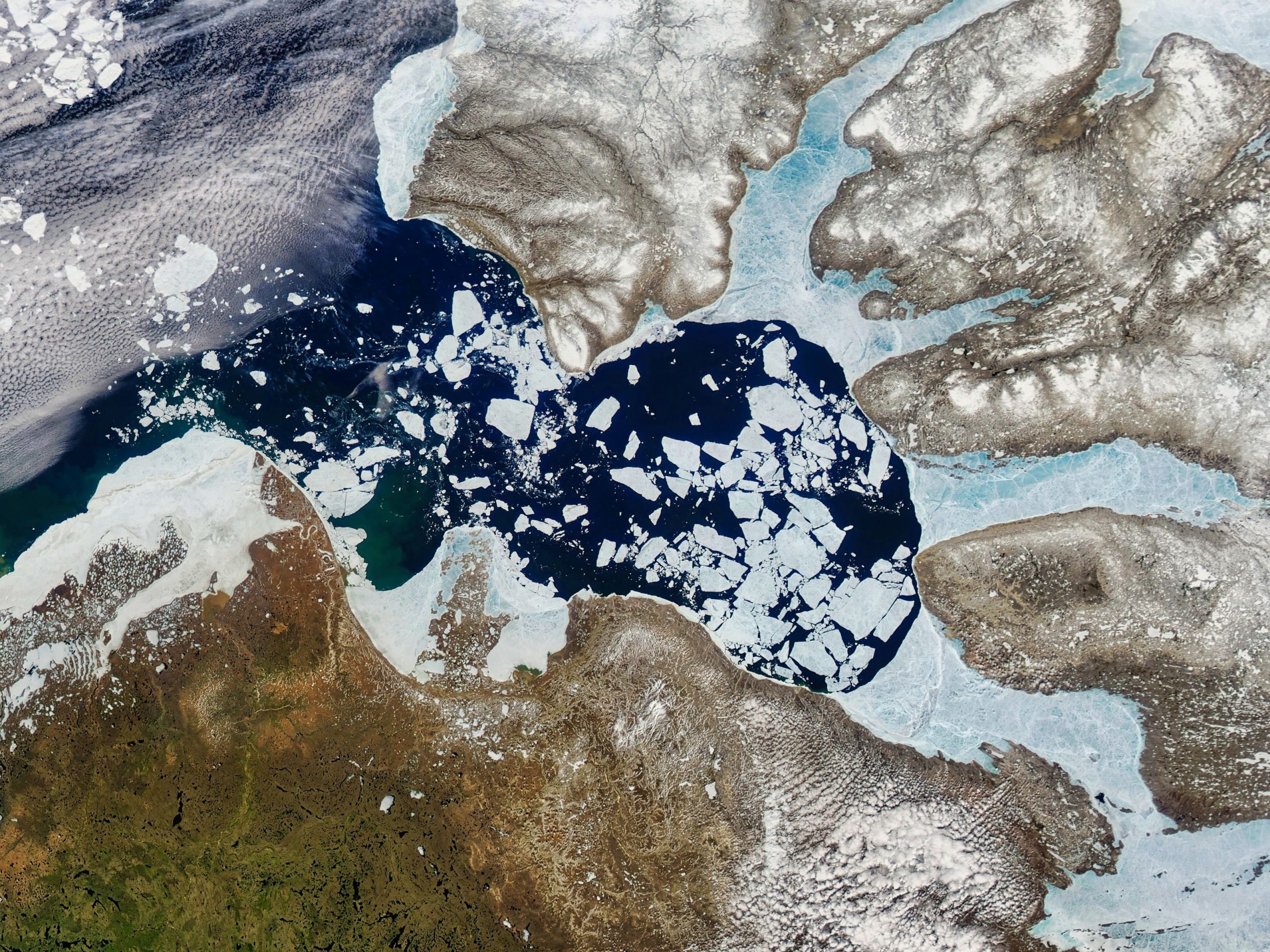 Concernant l'image satellite de la NASA sonne l'alarme juste au-dessus du Canada