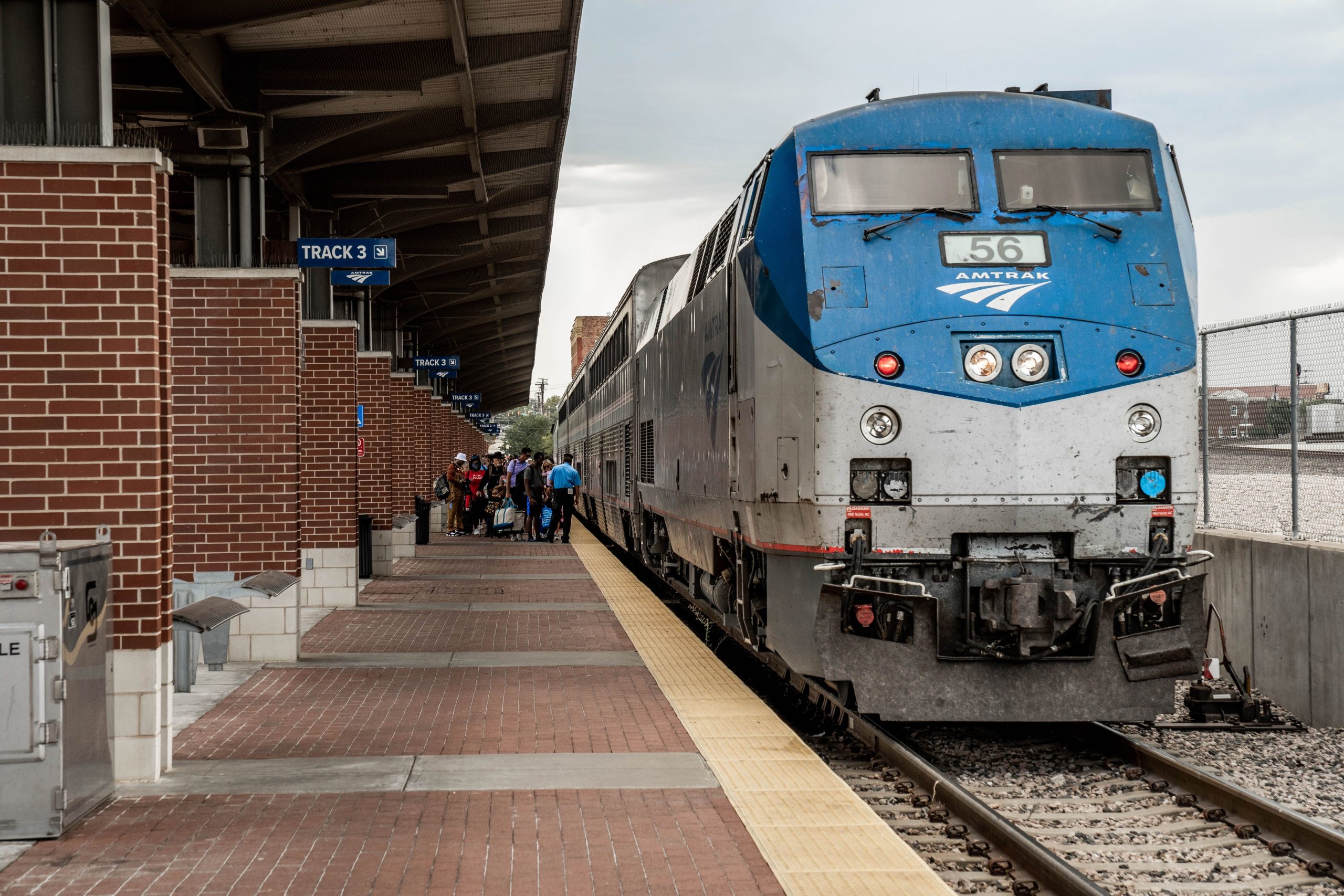 Les passagers d'Amtrak se réjouissent en tant que route bien-aimée sauvée de la suspension avec 2026 financement sécurisé
