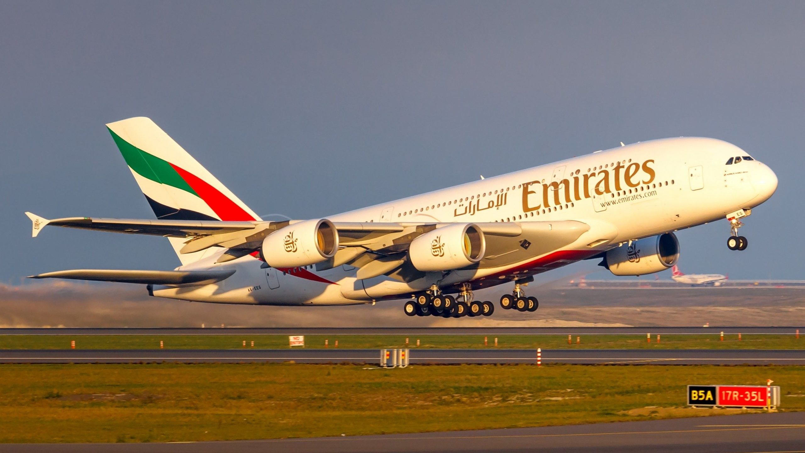 Emirates interdit l'utilisation de la banque électrique sur les vols à partir d'octobre