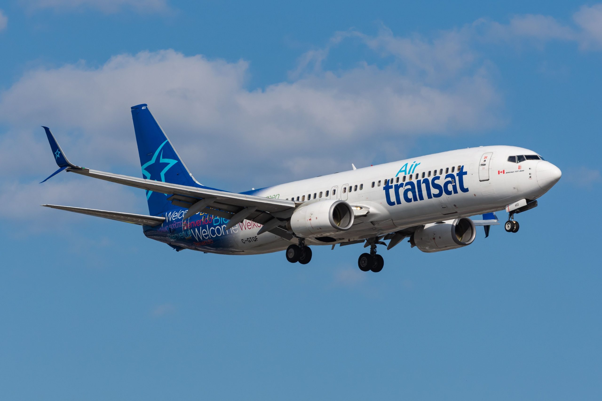 Air Transat a applaudi pour rester à l'écart du drame américain et annoncer un nouveau vol direct «un du genre»