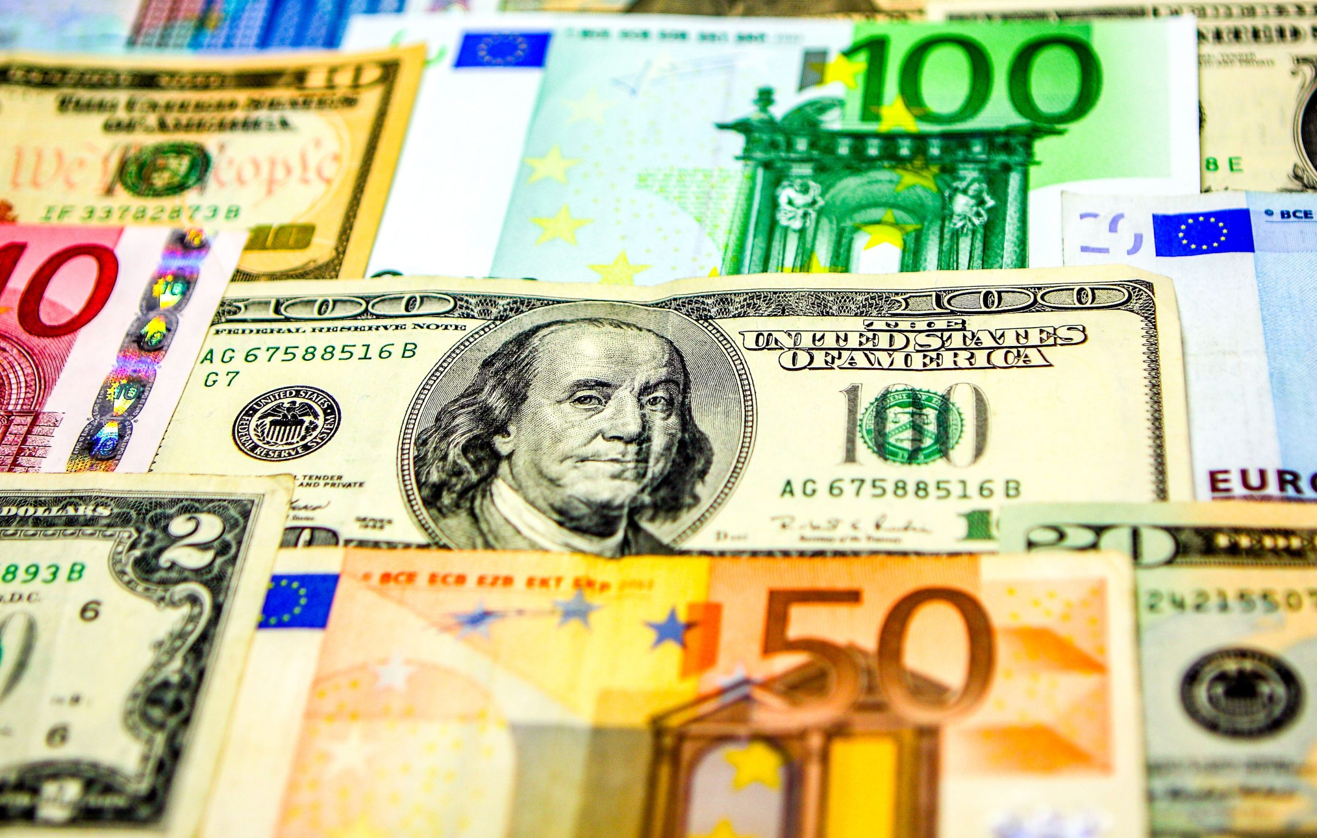 Les Américains et les Canadiens ont dit à quoi ils étaient interdits de voyager avec les mises à jour de l'Union européenne pour l'entrée