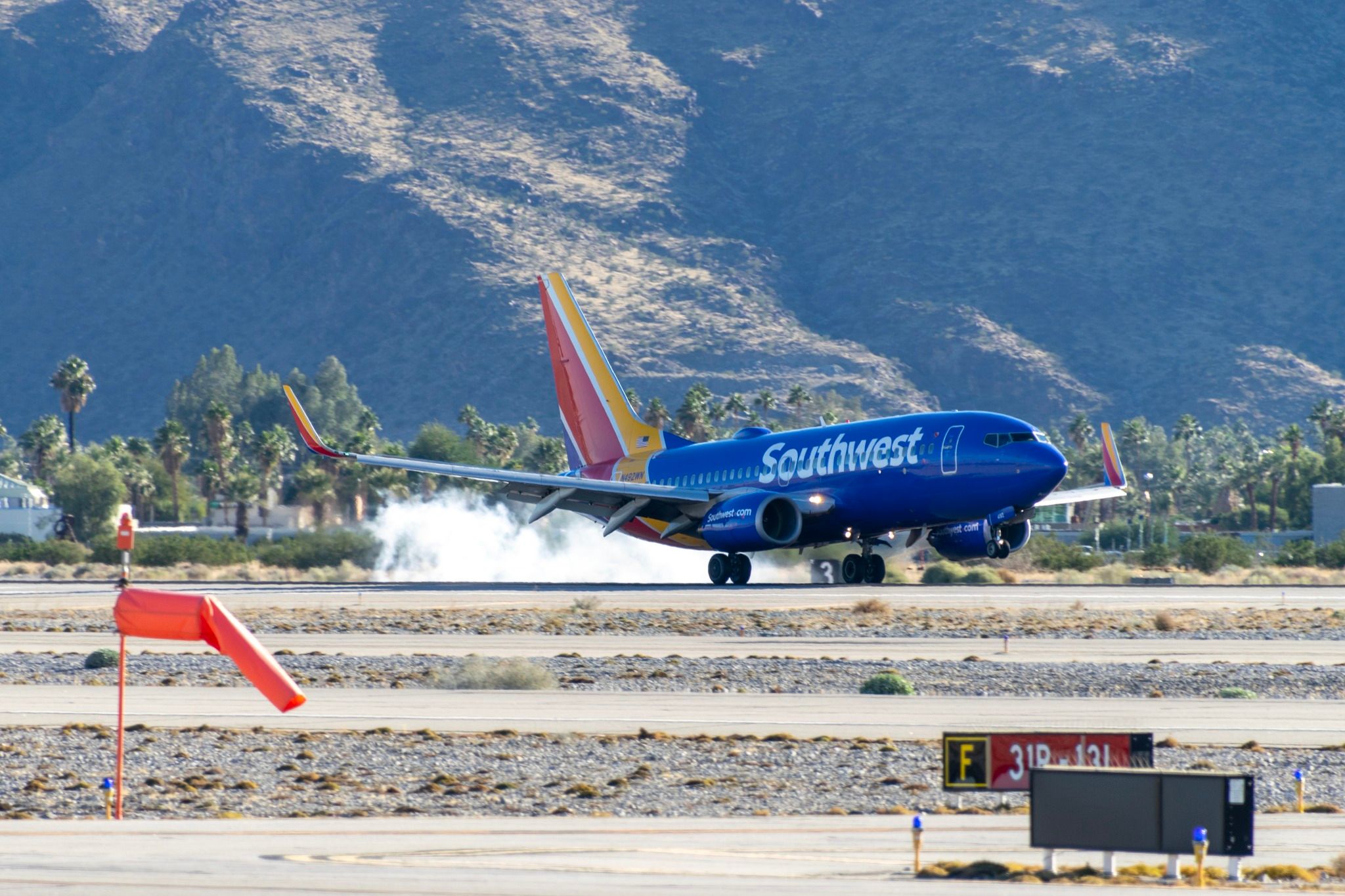 Scorched: Palm Springs International Airport Tarmac atteint 163 degrés