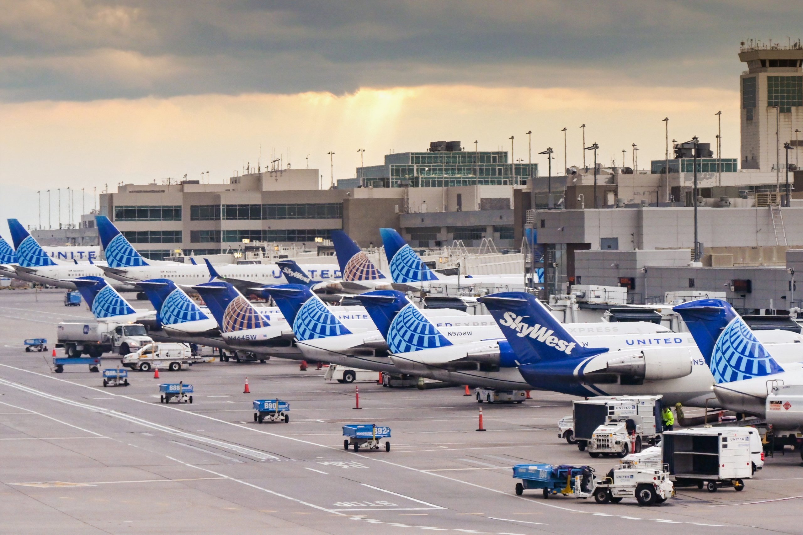 "Confié en ese sistema": United Airlines Passenger estafó $ 17,000 después de llamar al servicio al cliente