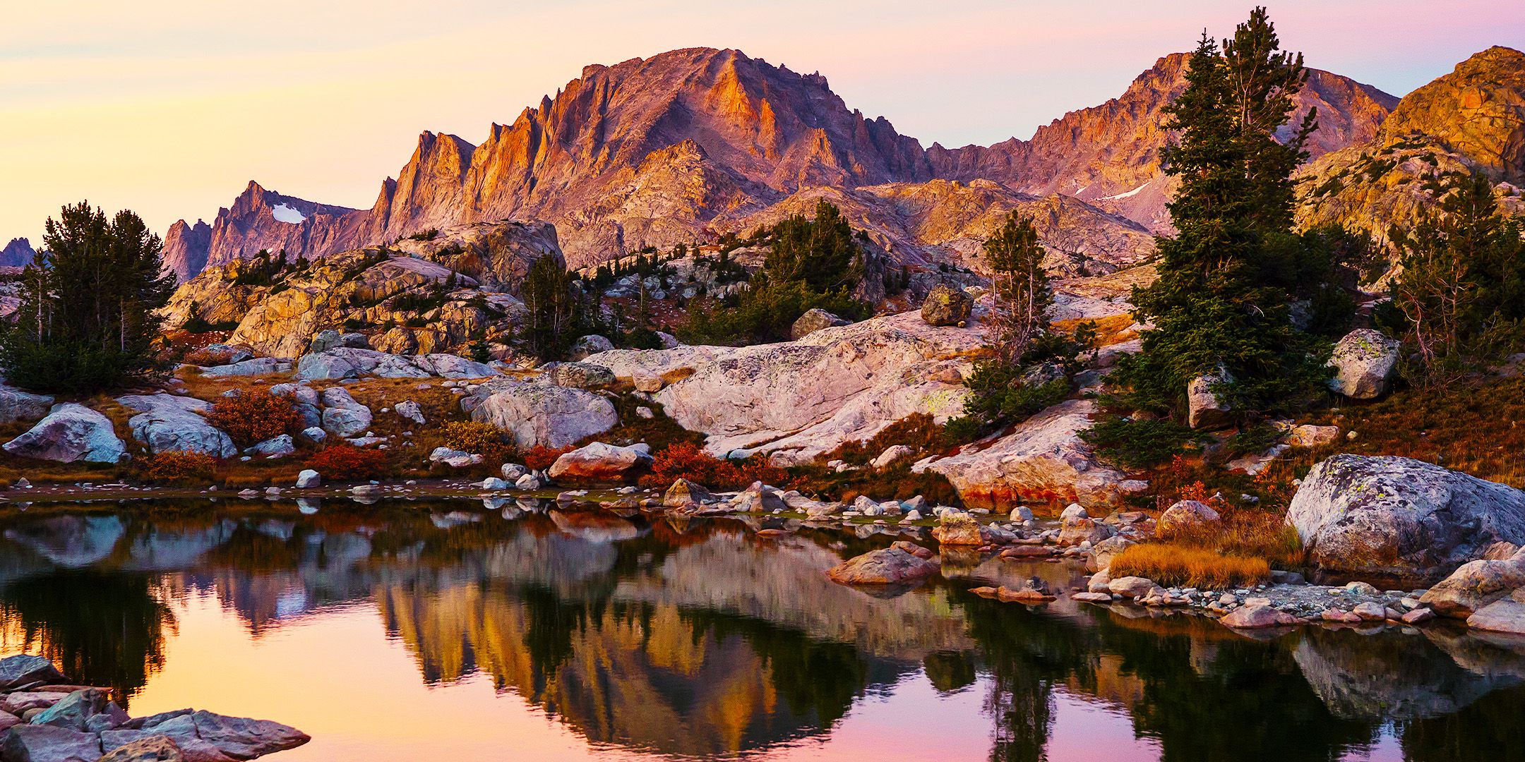 Le plus grand parc d'État du Wyoming est une image miroir de Canyonlands, seulement mieux