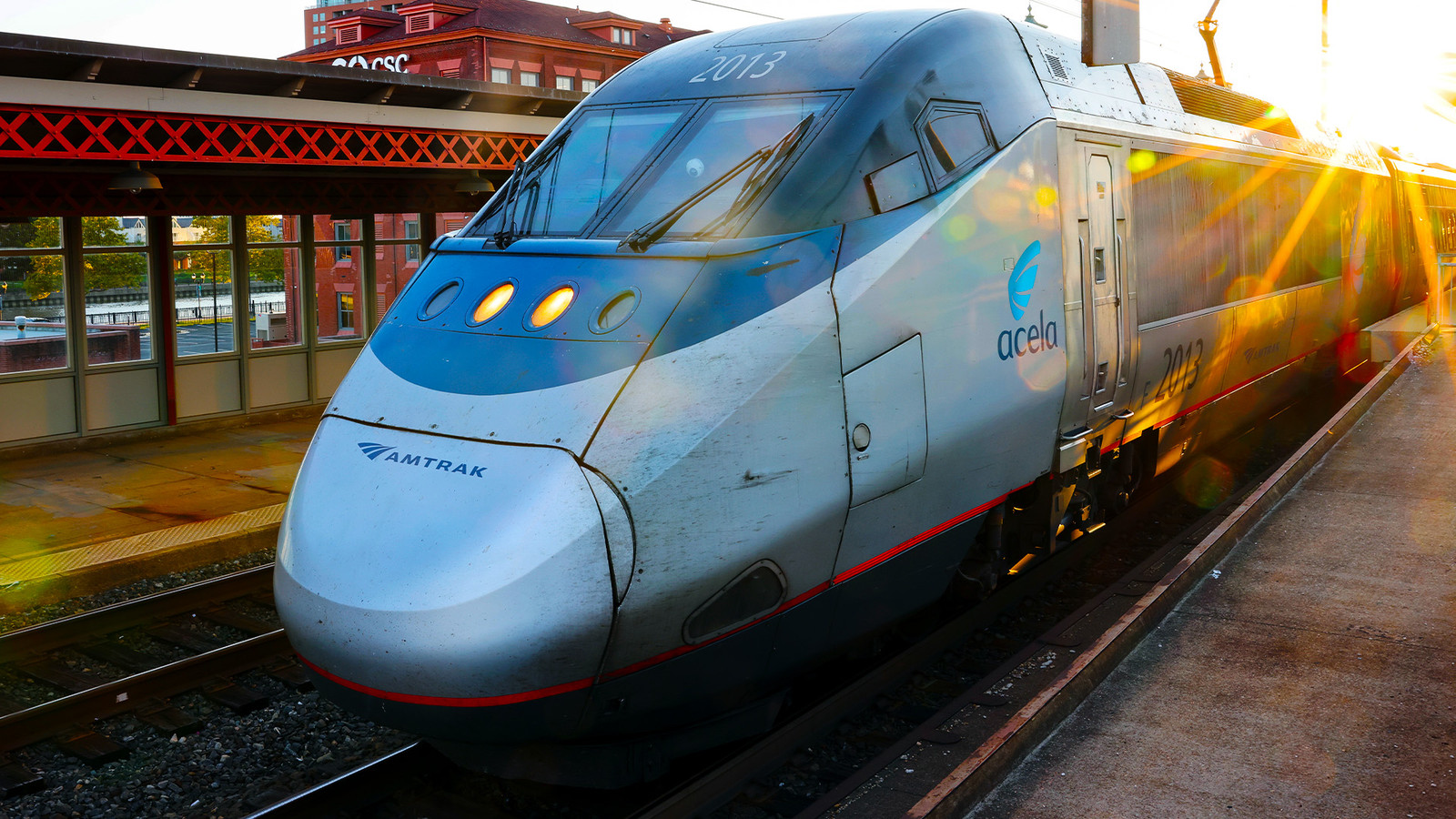 Les nouveaux trains d'Amtrak frappent enfin les rails après des années de retard 