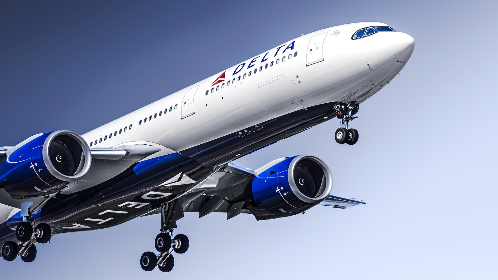 «Mon pire cauchemar»: le rapport récemment publié révèle des détails pénibles sur la façon dont la turbulence sur le vol delta a jeté des passagers dans le plafond