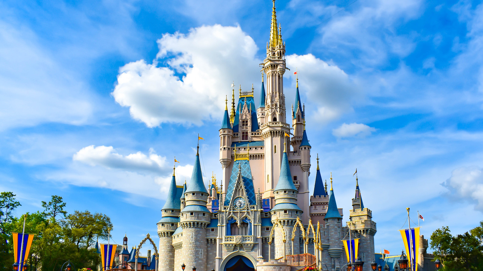 "¡Noticias fantásticas!" Los fanáticos de Disney se regocijan a medida que la mayoría de los puntos de referencia icónicos obtienen un cambio de imagen completo