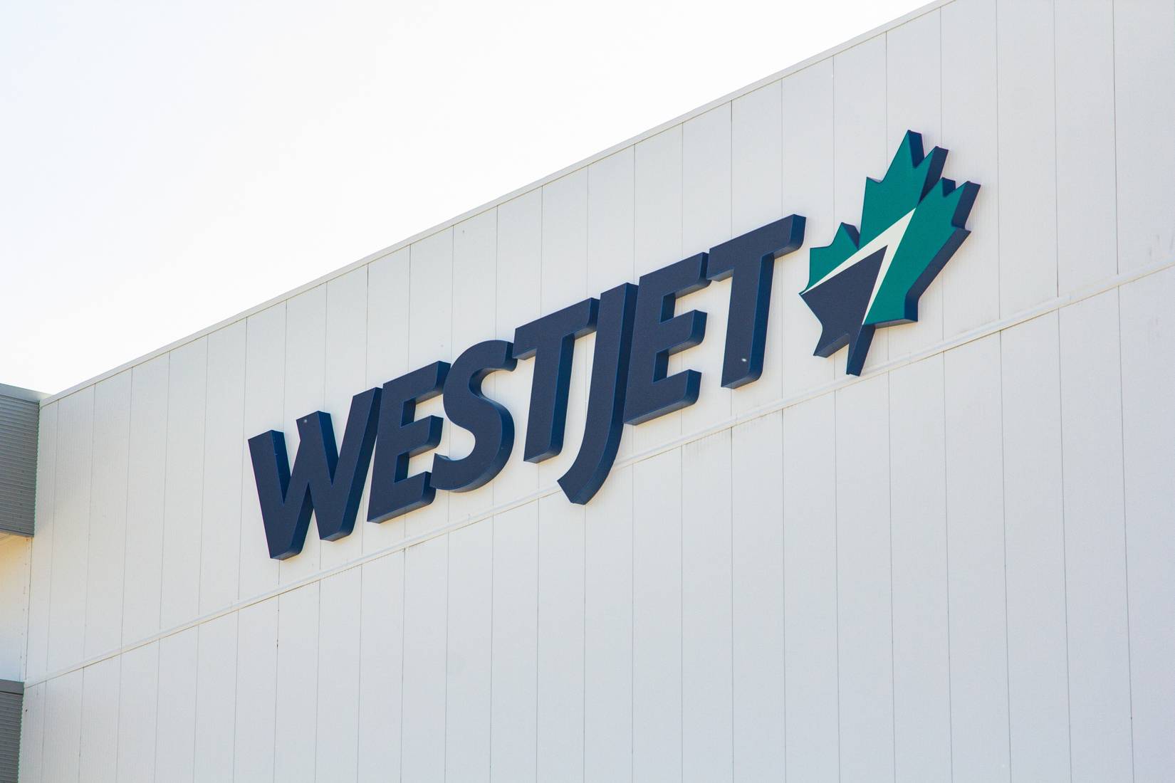 WestJet no retrocede y emite una declaración sobre las acusaciones de aumentar los precios durante la huelga de Air Canada