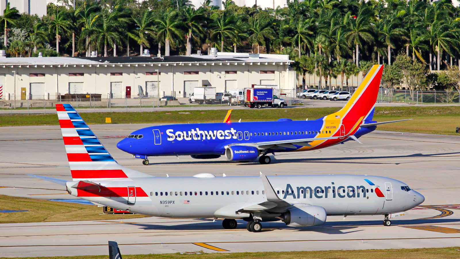 Aerolíneas con las tarifas de bolsas a cuadros más (y menos) costosas