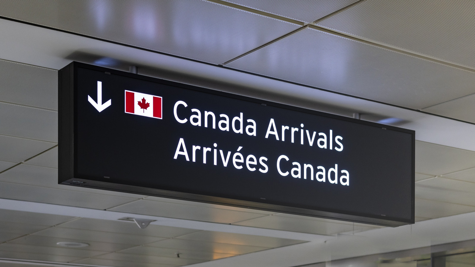 Les Canadiens frustrés car une nouvelle technologie de dépistage des frontières de l'IA montre déjà des signes de biais