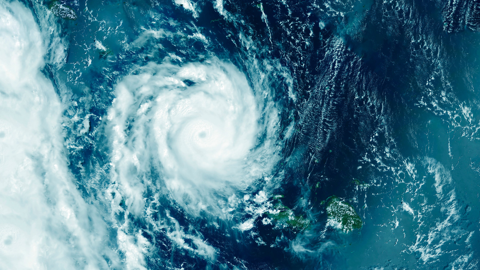 Les Américains concernés par les images de l'ouragan Erin présentant sa force record dans l'Atlantique